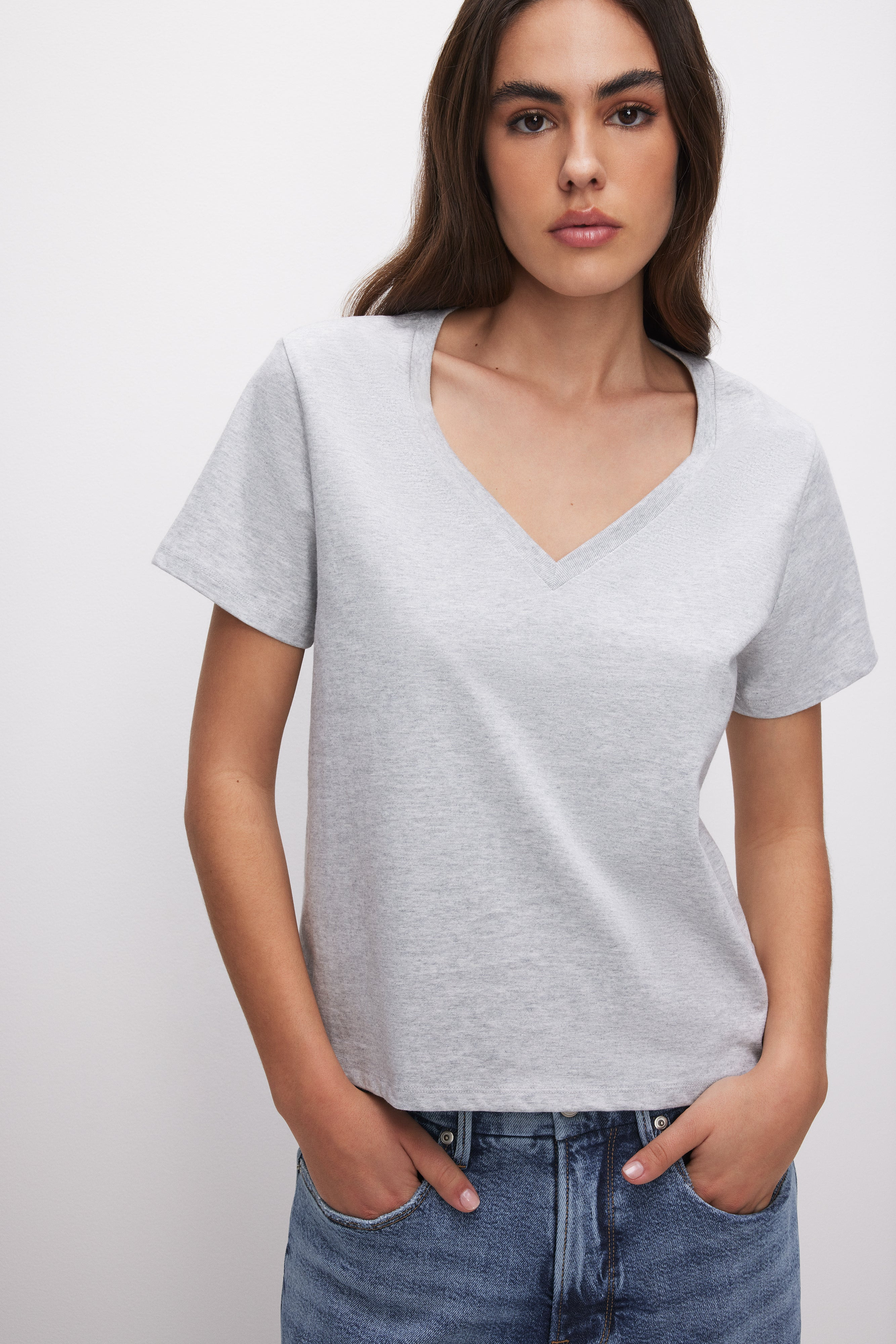 COTTON CLASSIC V-NECK TEE | HEATHER GREY001 - GOOD AMERICAN | Good American