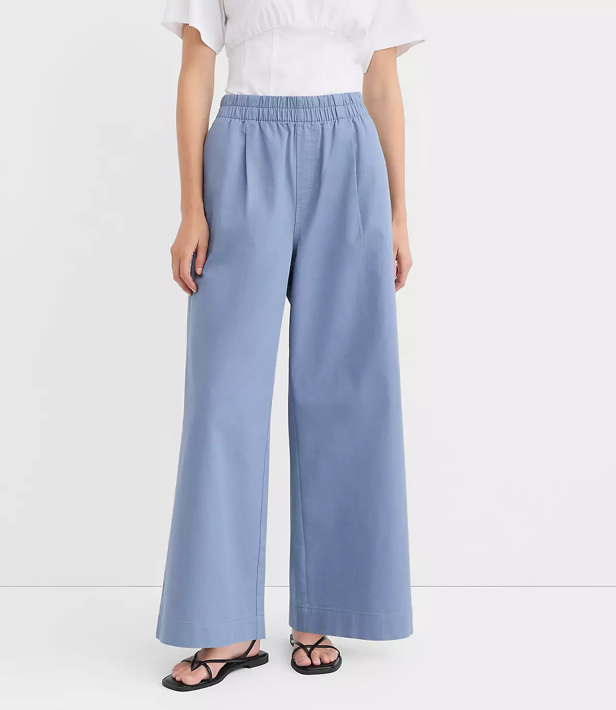 Pleated Pull On Wide Leg Pants in Twill | LOFT