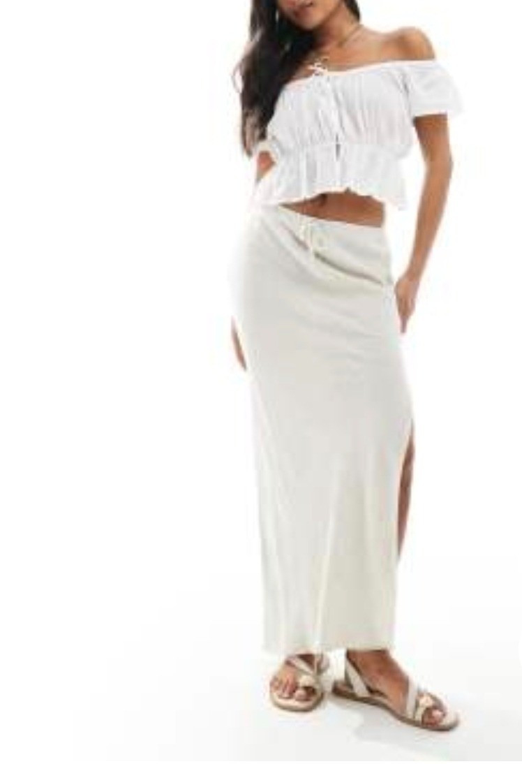 Petite linen maxi skirt for summer. Heatwave hot summer outfits. Petite fashion.I share style for all women under 5'4/164cm! 

#LTKPetite #LTKMidsize