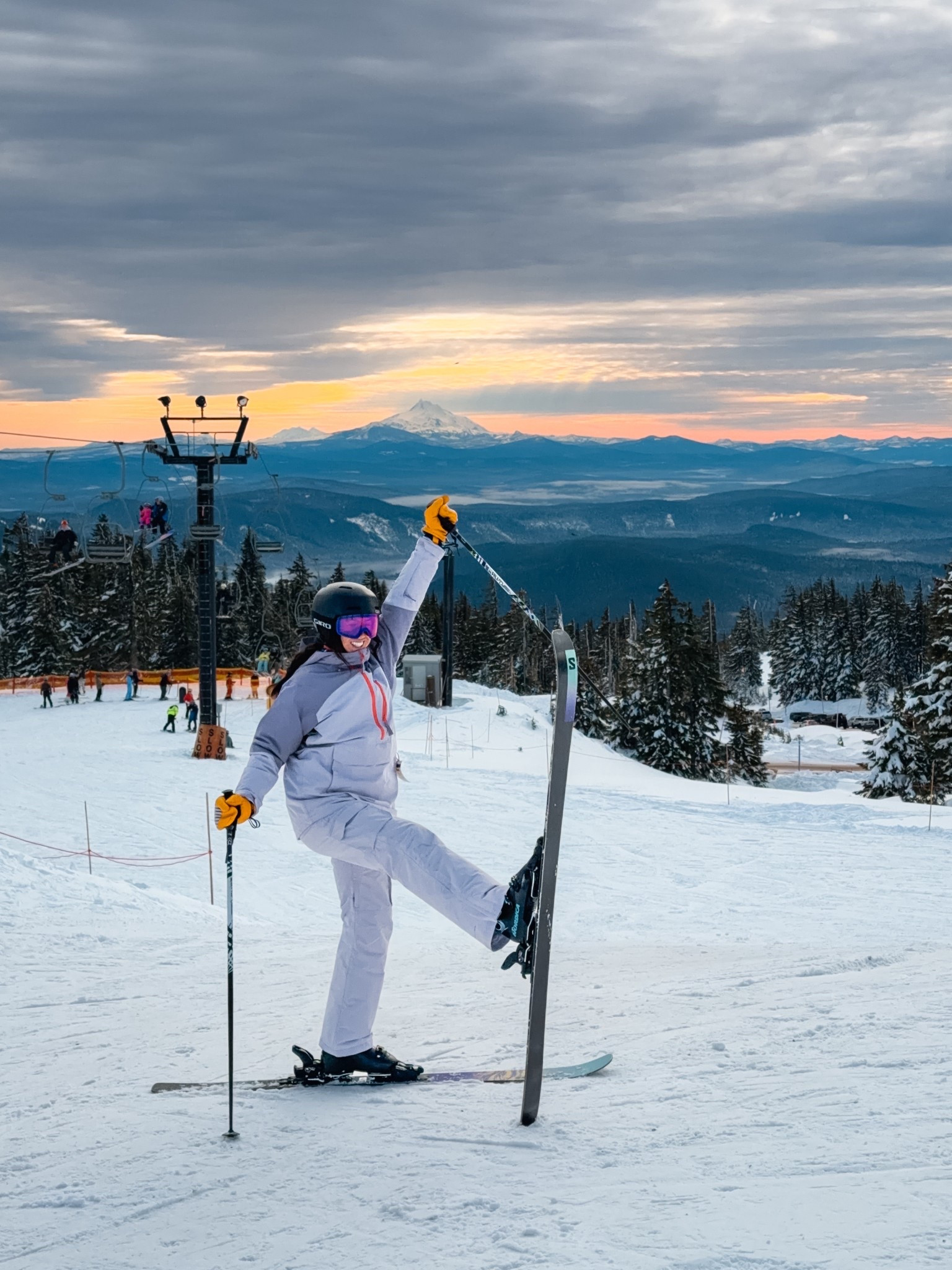 Ski fit of the day!!
Jacket: Medium (TTS)
Pants: Medium (Sized up one)
Helmet: Medium (Asian fit)
Goggles: Reduced Size (Asian fit)

#LTKTravel #LTKdayinmylife #LTKSeasonal