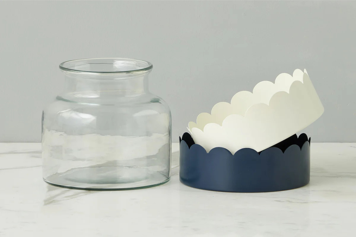 2-in-1 Scalloped Bloom Vase, White/Navy Blue | etúHOME