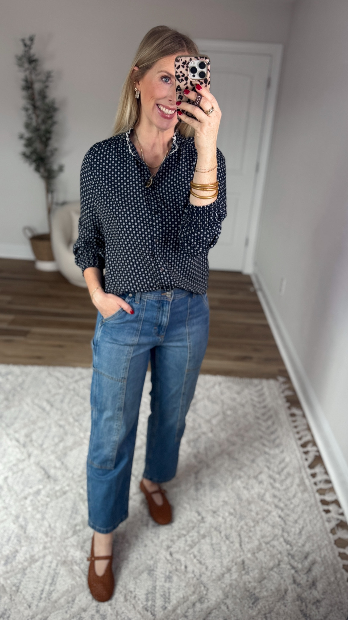Weekend Walmart Wins try-on
Ruffle button down blouse- small
Utility jeans- 4

#LTKFindsUnder50 #LTKmomlife