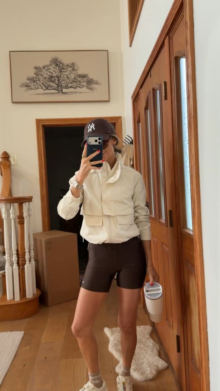 What I’m wearing to PT today! Shorts are size small and jacket is size 4

#LTKootd #LTKActive #LTKdayinmylife