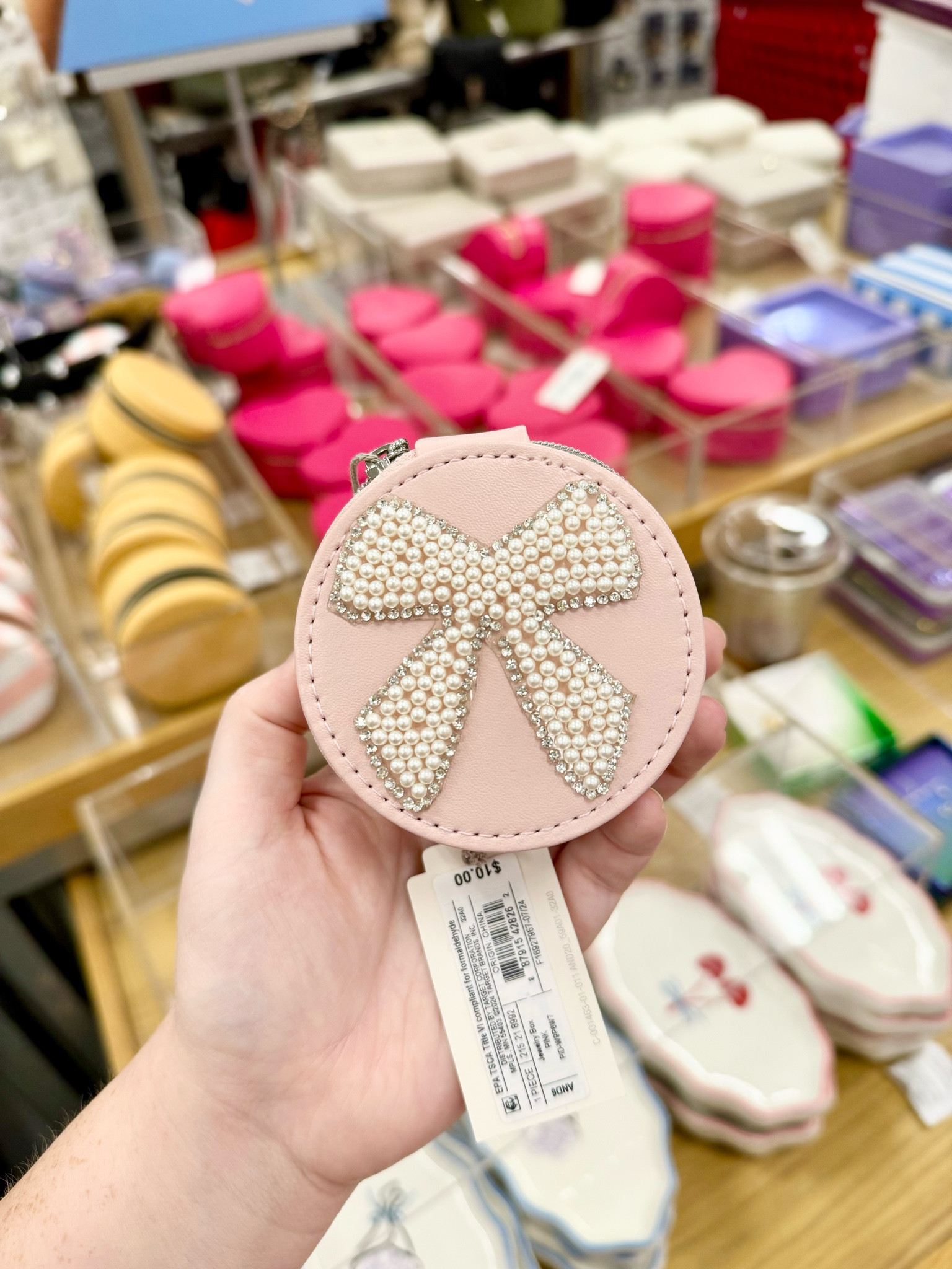 These new jewelry cases are perfect 🎀 Shop them now at the link in my bio ✨ 

#LTKGiftGuide #LTKHoliday #LTKSeasonal