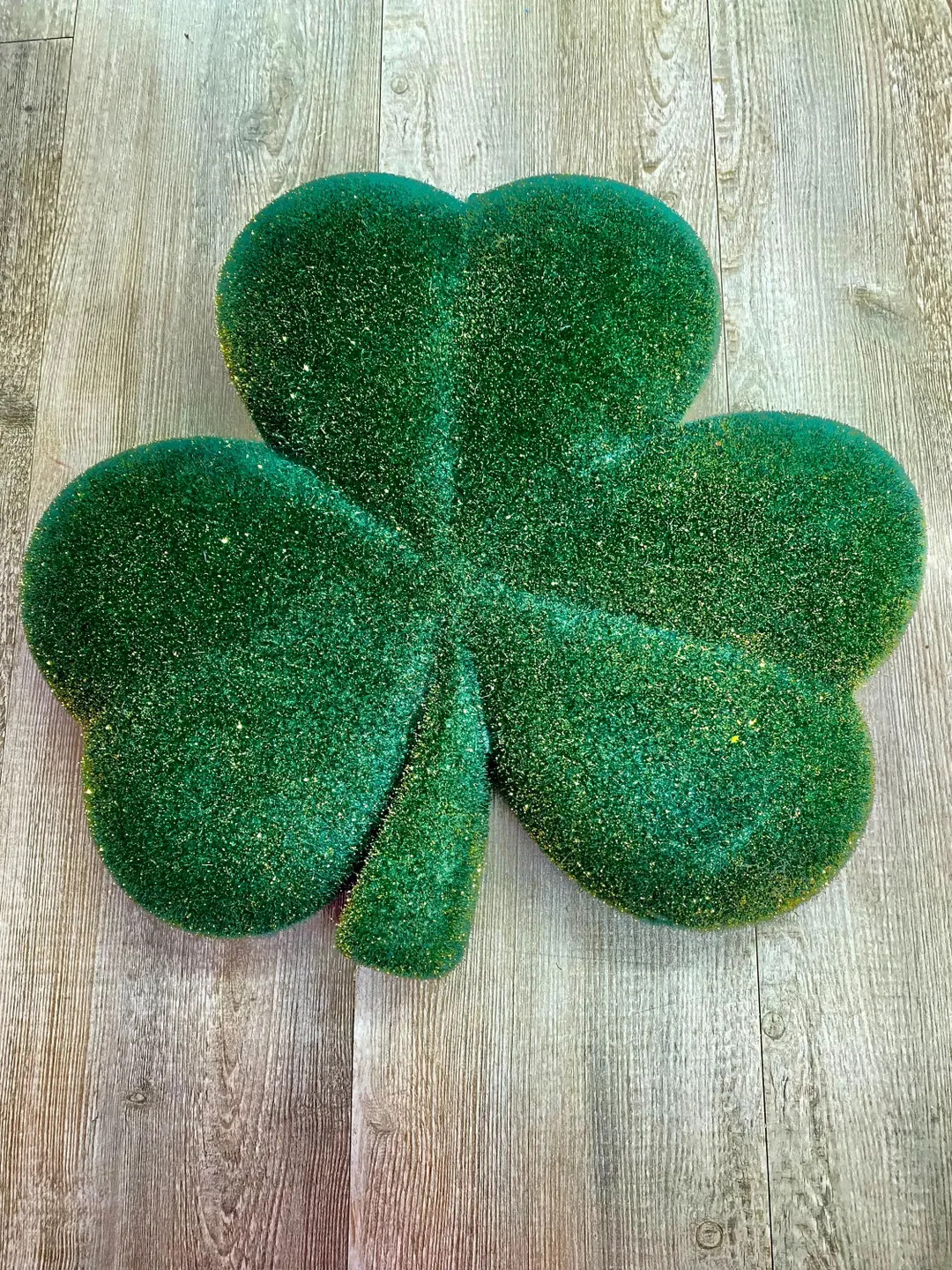 Dark Green Shamrock With Gold - 14x16 Inches - Flocked - Etsy | Etsy (US)