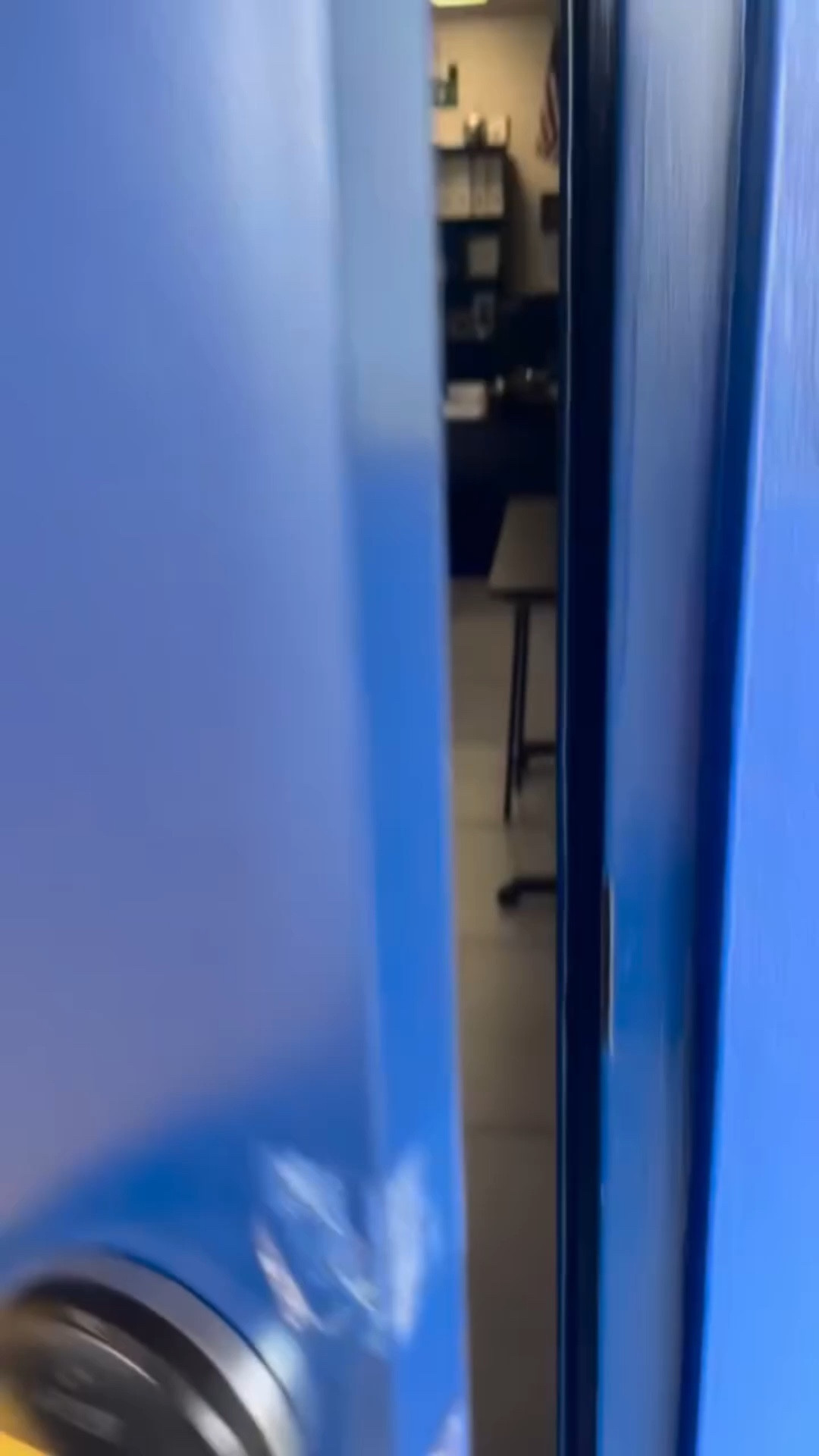 From the reading corner to the coffee station… here’s the finished space where we’ll make so many memories this year 💛

Which corner is your favorite?

#savmom #TeacherTuesday #teachersofinstagram #backtoschool #coffeeshop #elementaryteacher #teacherlife #classroomtour