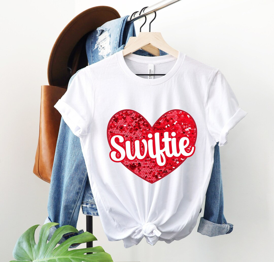 Swiftie Heart Crewneck Sweartshirt, Swiftie Sweatshirt, the Eras Tour Sweatshirt, Swiftie Valenti... | Etsy (US)