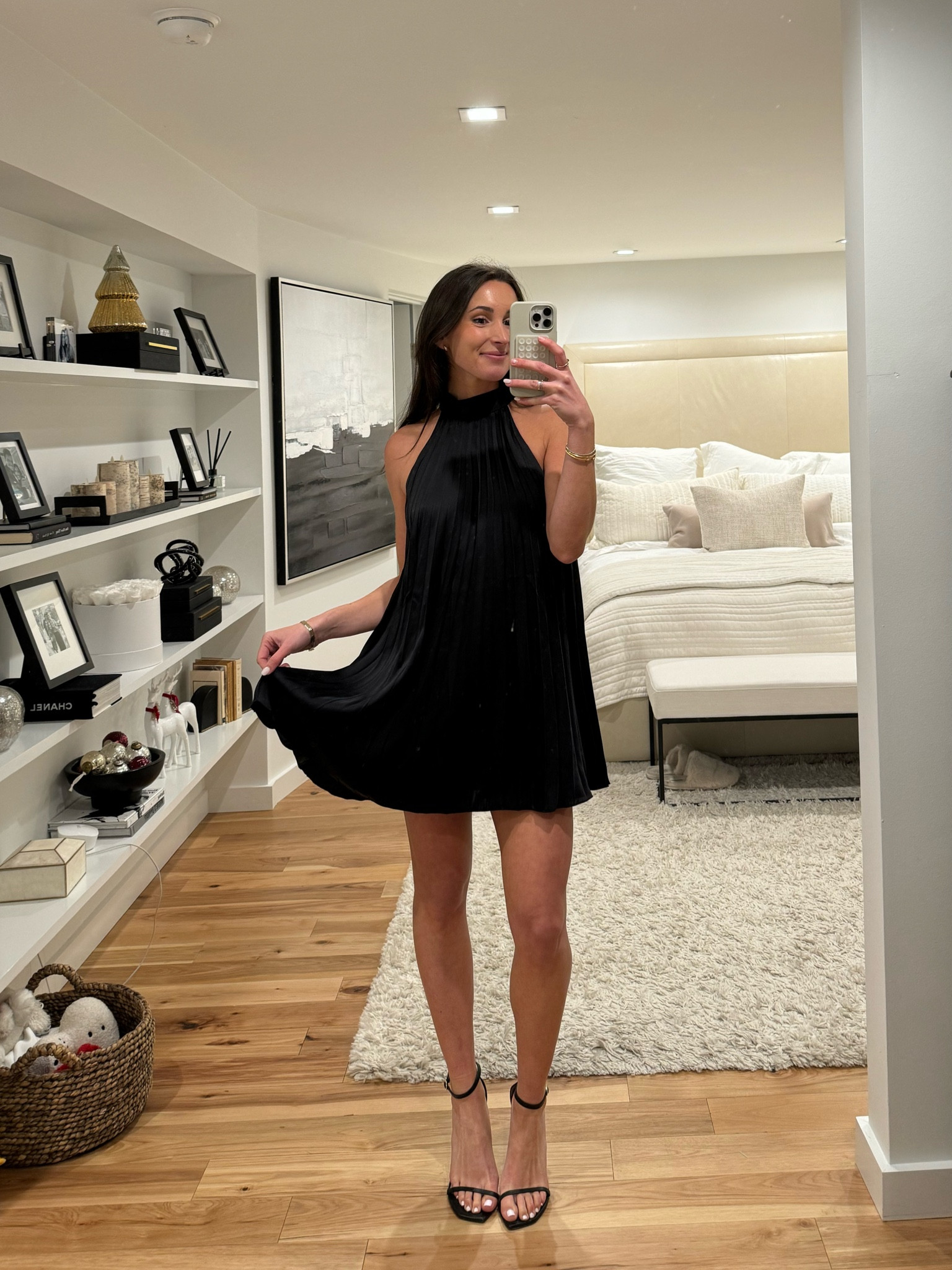 Omg I LOVE THIS DRESS 🖤 #aritziapartner @aritzia