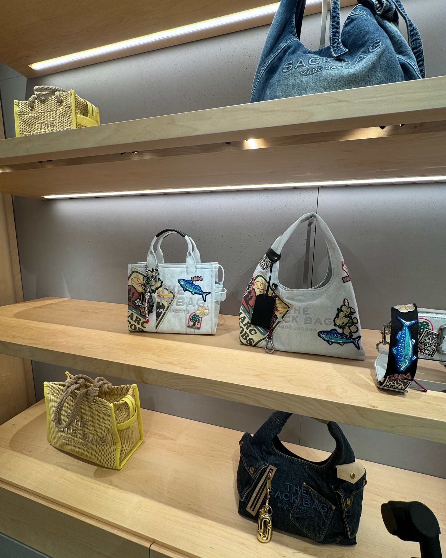 Marc Jacobs new bags for summer! #marcjacobs #thetotebag #thesackbag #scenebag #summerbags #summerfashion