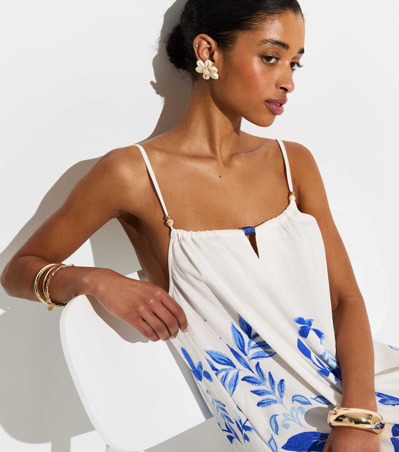 White and Blue Painted Leaf Pattern Beach Maxi Dress | New Look | New Look (UK)