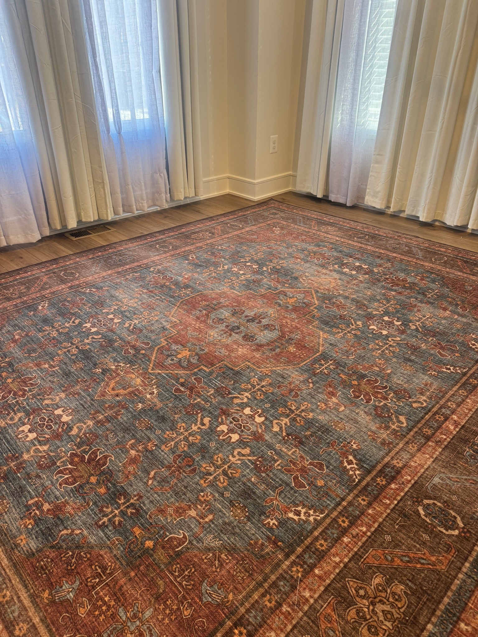Proof that a rug can completely change a room ✨ Ruggable linked

#LTKHome