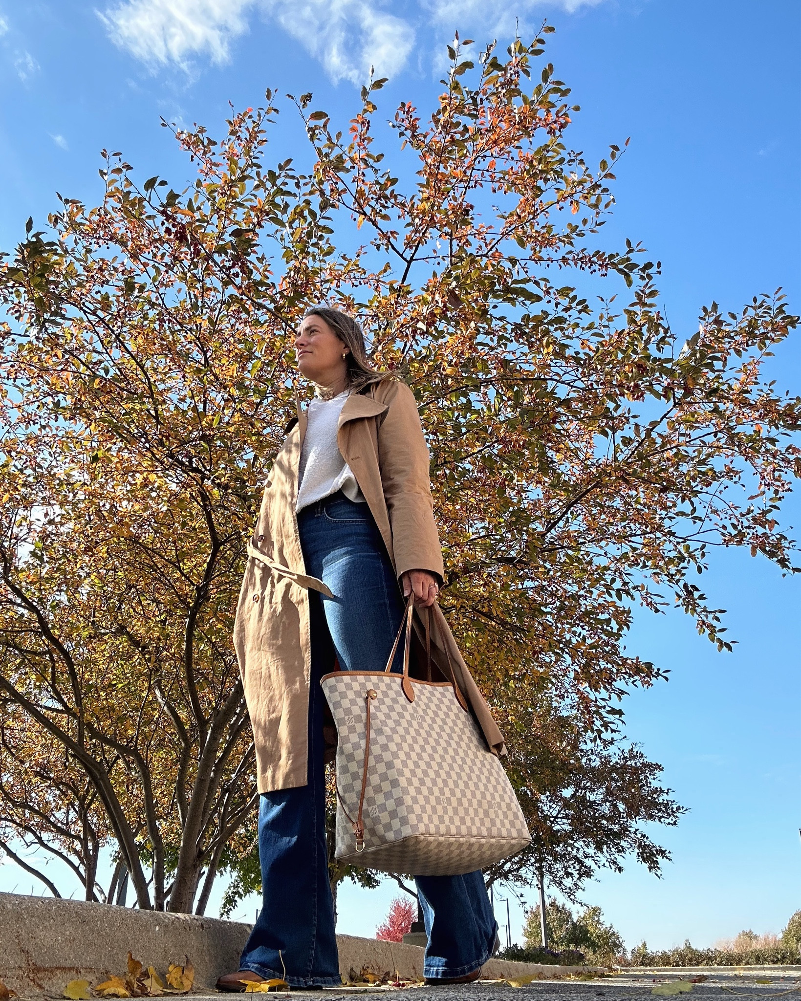 When spring hits, you know I have my forever trench nearby!
.
I was appointment and errand ready in my Banana Republic trench, paired with a Free People textured sweatshirt, boot cut jeans by Joes Jeans, and boots by Frye. Add my Never Full Louis Vuitton tote, and I’ve got everything I need to take on the day! 

#LTKitbag #LTKSeasonal