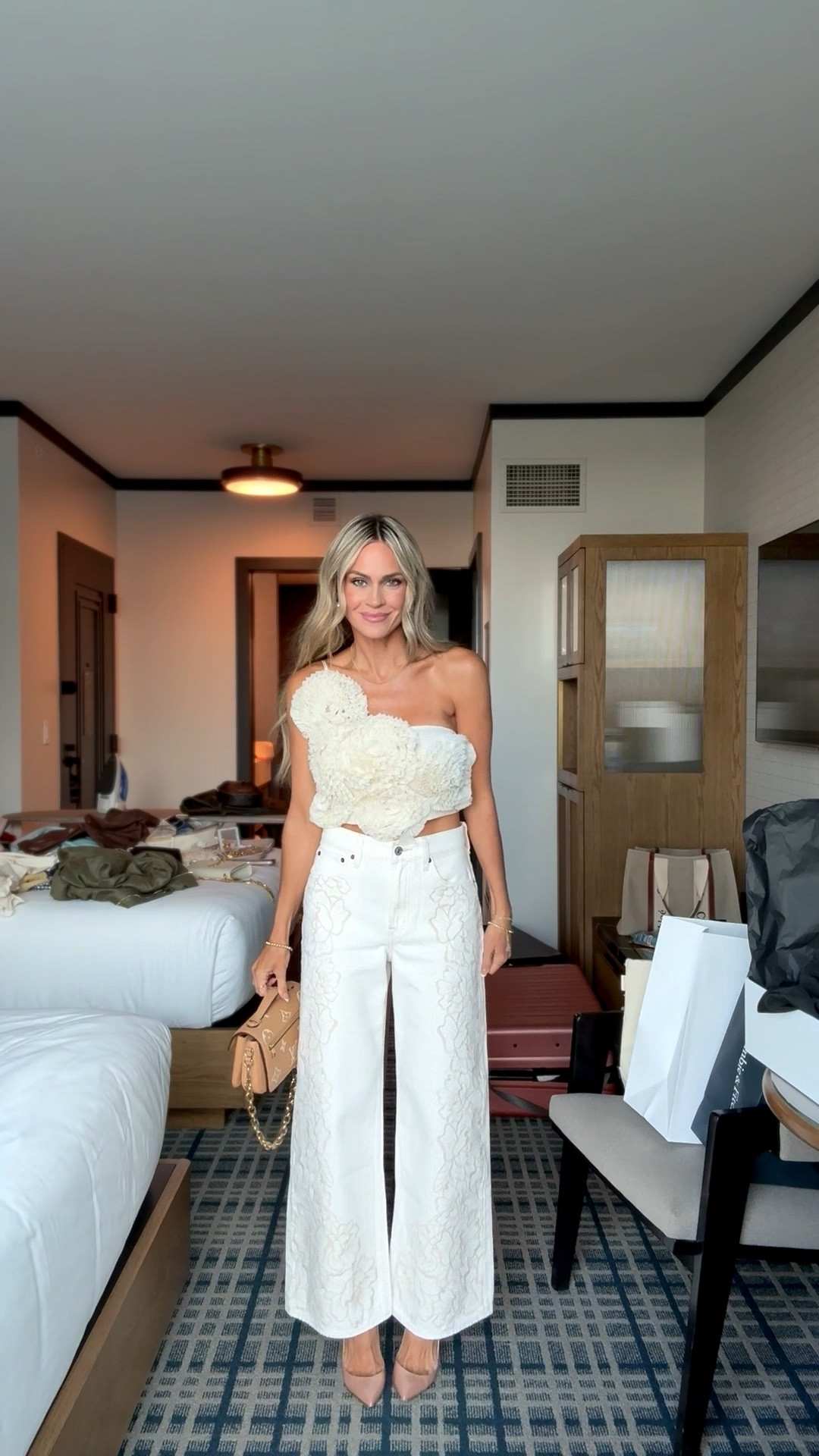 What I wore to the LTKCon welcome party hosted by Abercrombie!

Wide leg jeans run big - I sized down to 24 - wearing short length

Top- wearing small

Follow my LTK @roseykatestyle on the @shop.LTK app to view this post and get my exclusive app-only content!

#liketkit 
@shop.ltk
https://liketk.it/5nAi1 

#LTKFindsUnder100 #LTKCon #LTKPetite #LTKFindsUnder50