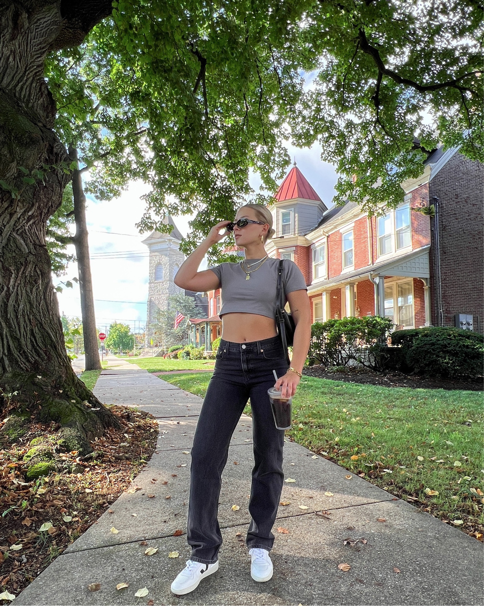 Low rise jeans, black jeans, black denim jeans, levi jeans, veja sneakers, white sneakers, fall style, fall fashion, fall outfit ideas, Hailey Bieber style 