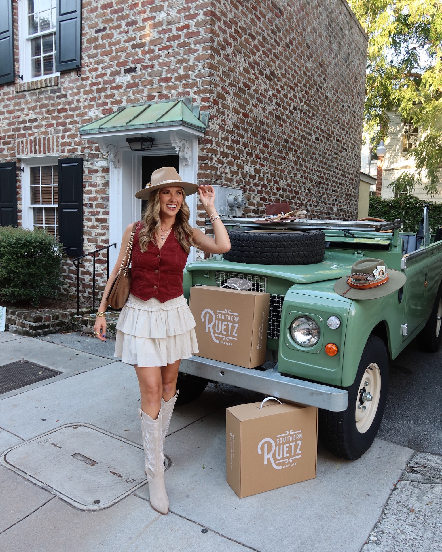 Love this outfit! 

Fall Outfit 
Boots 
Western Fashionn
Moreewithmo 

#LTKShoeCrush #LTKSeasonal #LTKFindsUnder100