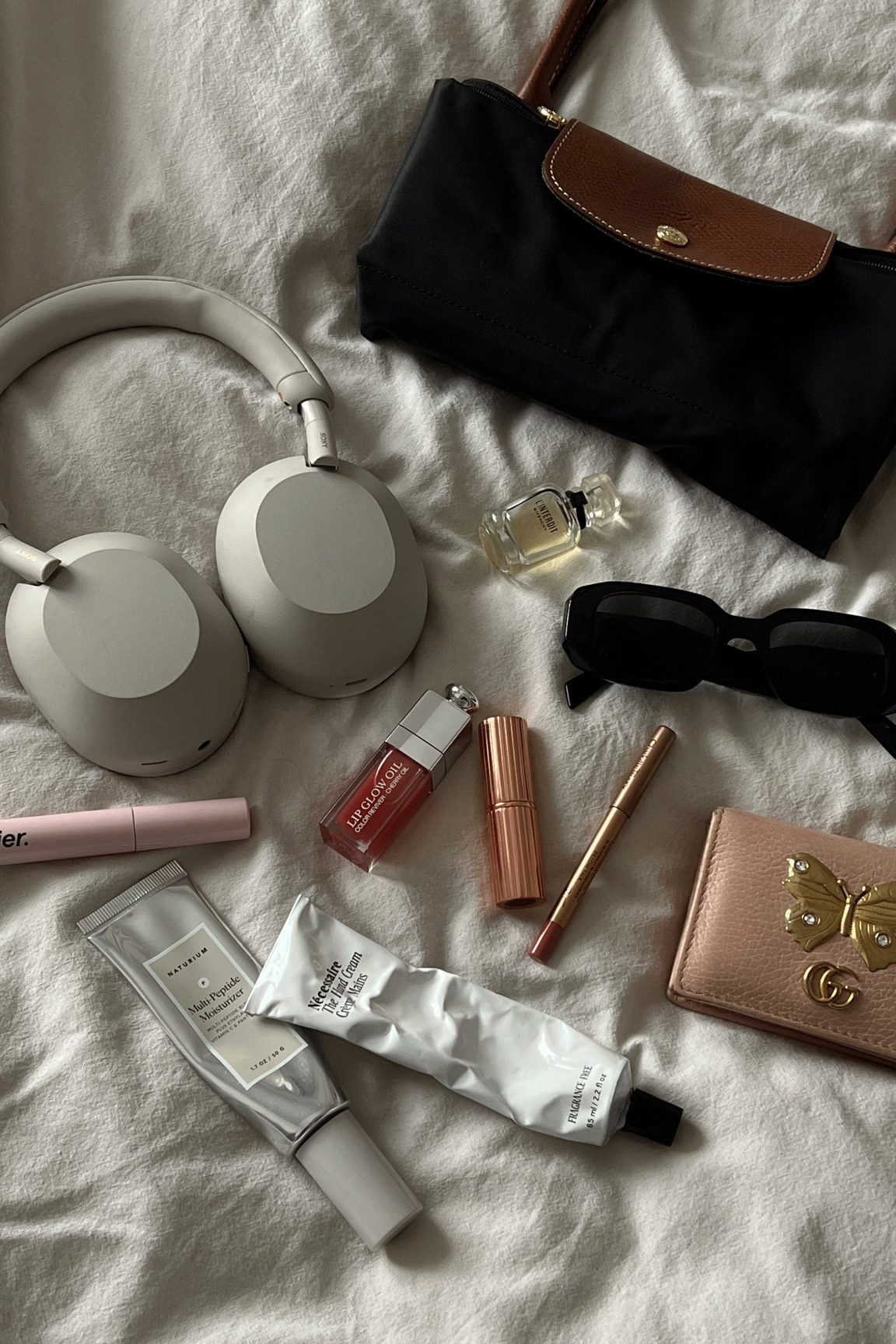 my favourite things that i carry around with me 🖤

#LTKeurope #LTKtravel #LTKbeauty