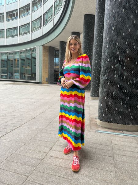 Dresses that make you feel good ❤️🩷💙🤎💛

🧚‍♀️Multicolour maxi dress - Boden
🧚‍♀️Pink and red trainers - Adidas Sambas