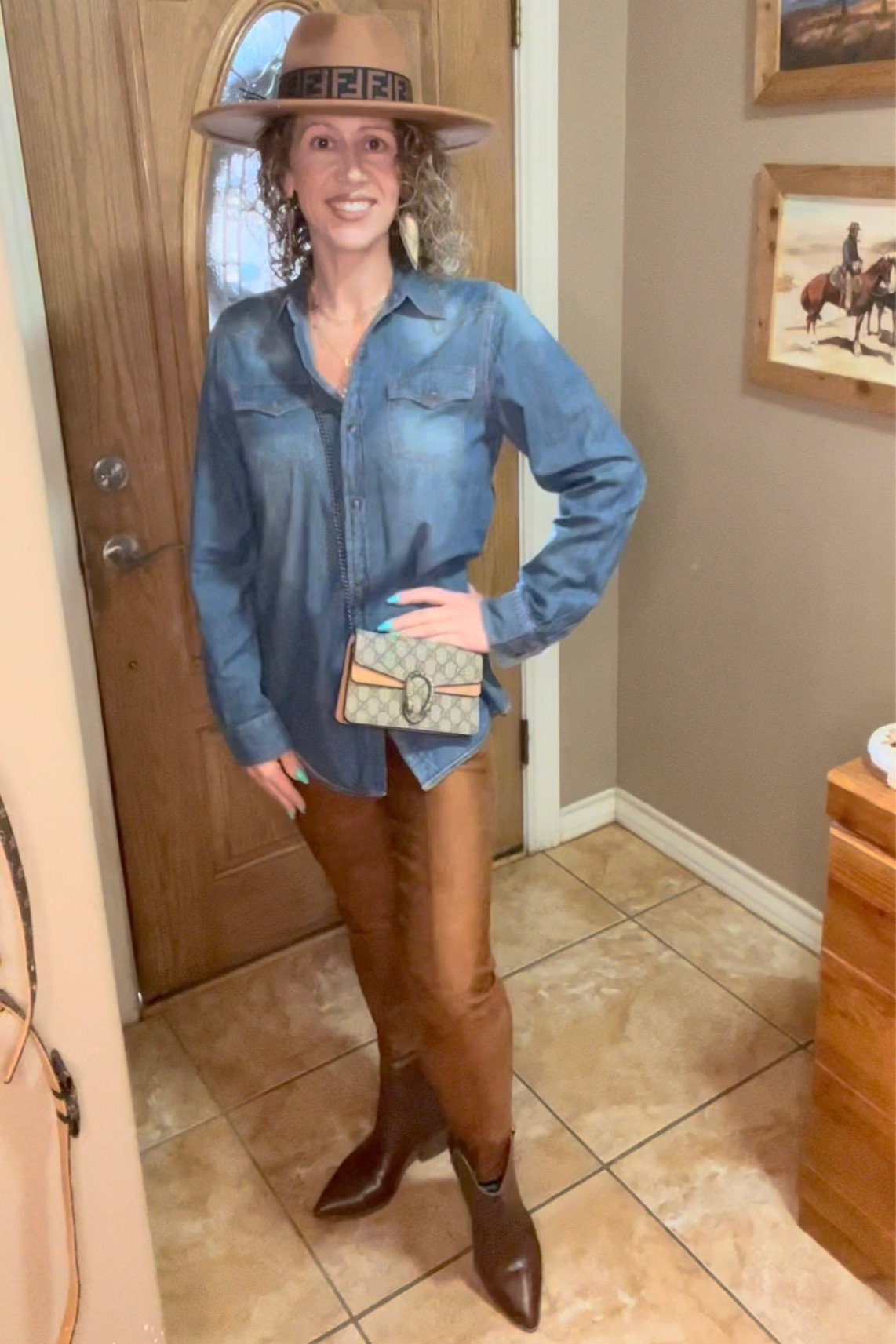 Sunday OOTD , casual. Leggings size extra small from Lulus, boots Target, Shirt GAP youth XL

#LTKworkwear #LTKunder100 #LTKstyletip