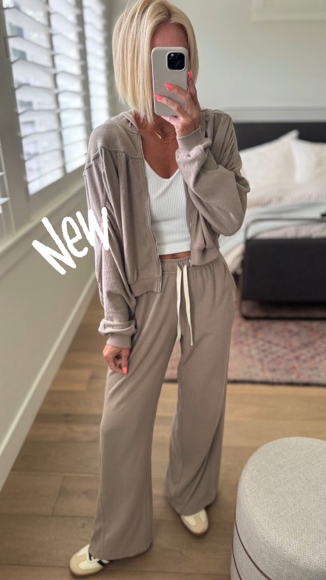 Wearing size small in zip up, size small in pants. 
Ordered the small long top for longer length— I LOVE that they offer inseam options 🫶

#LTKTravel #LTKOver40 #LTKautumn