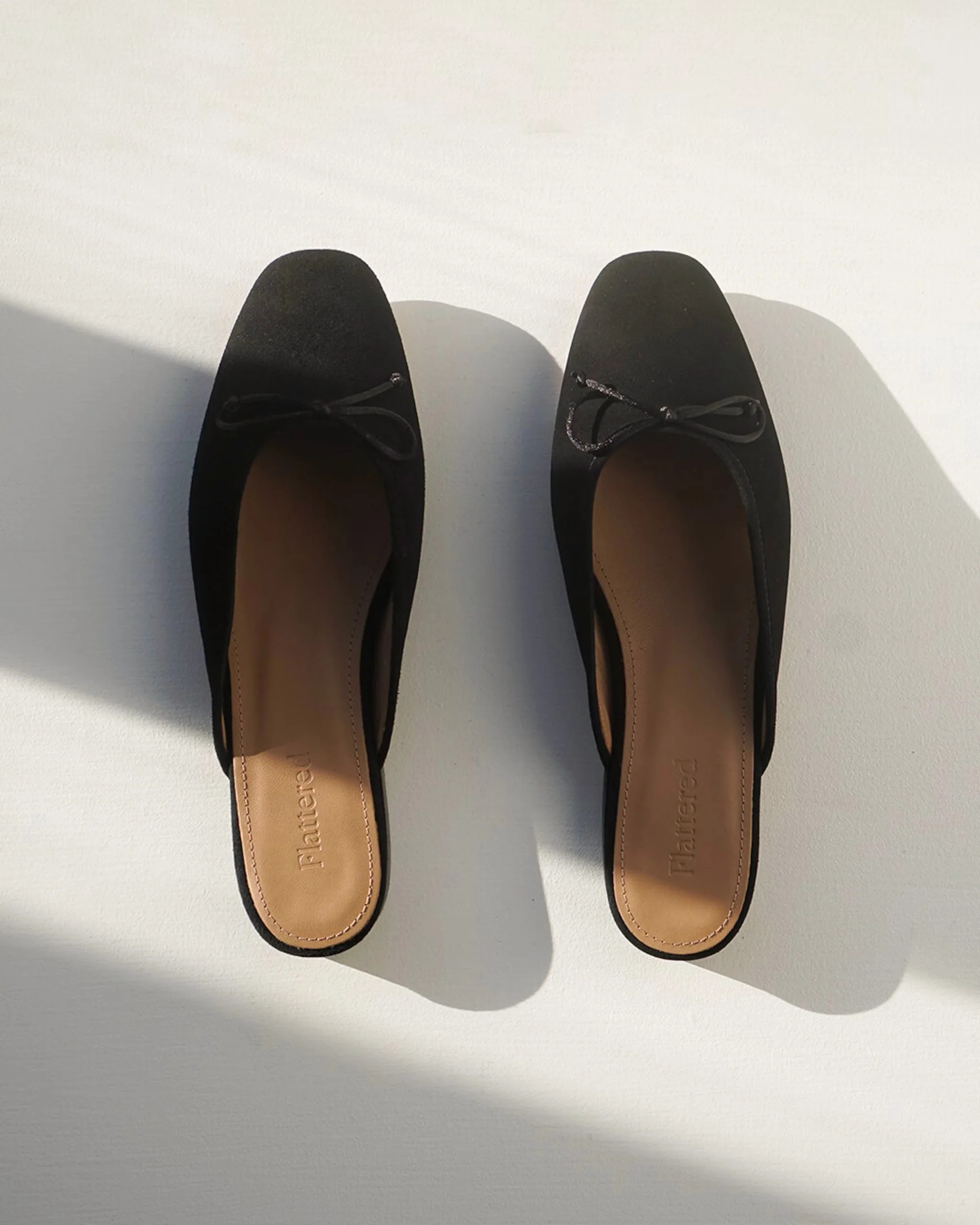 Malva Suede Black | Flattered