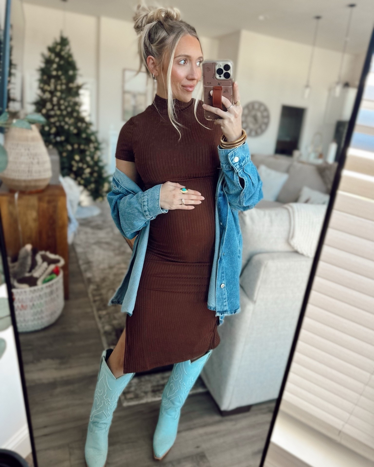 🐻🤎🥨🍂

2nd trimester fashion, bump friendly ootd, fall family photos, holiday outfit, pregnancy style, wester style, western dresses, 3rd trimester, 20 weeks pregnant, 29 weeks pregnant, winter pregnancy style, fall pregnancy style 


#LTKootd #LTKBump
