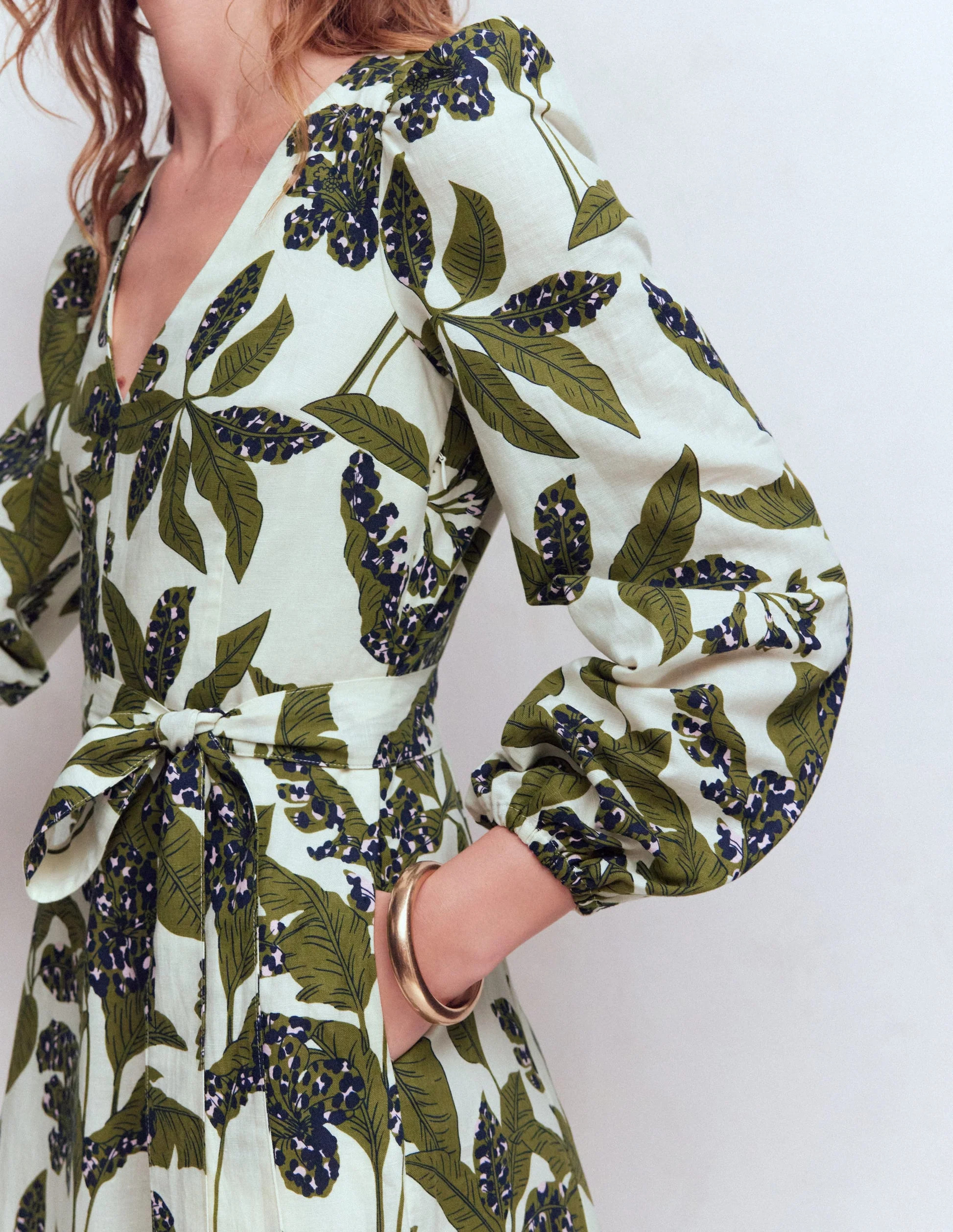 Florence Kleid aus Leinenmischgewebe-Olivgr\u00fcn Leoparden-Bl\u00fcten | Boden DE