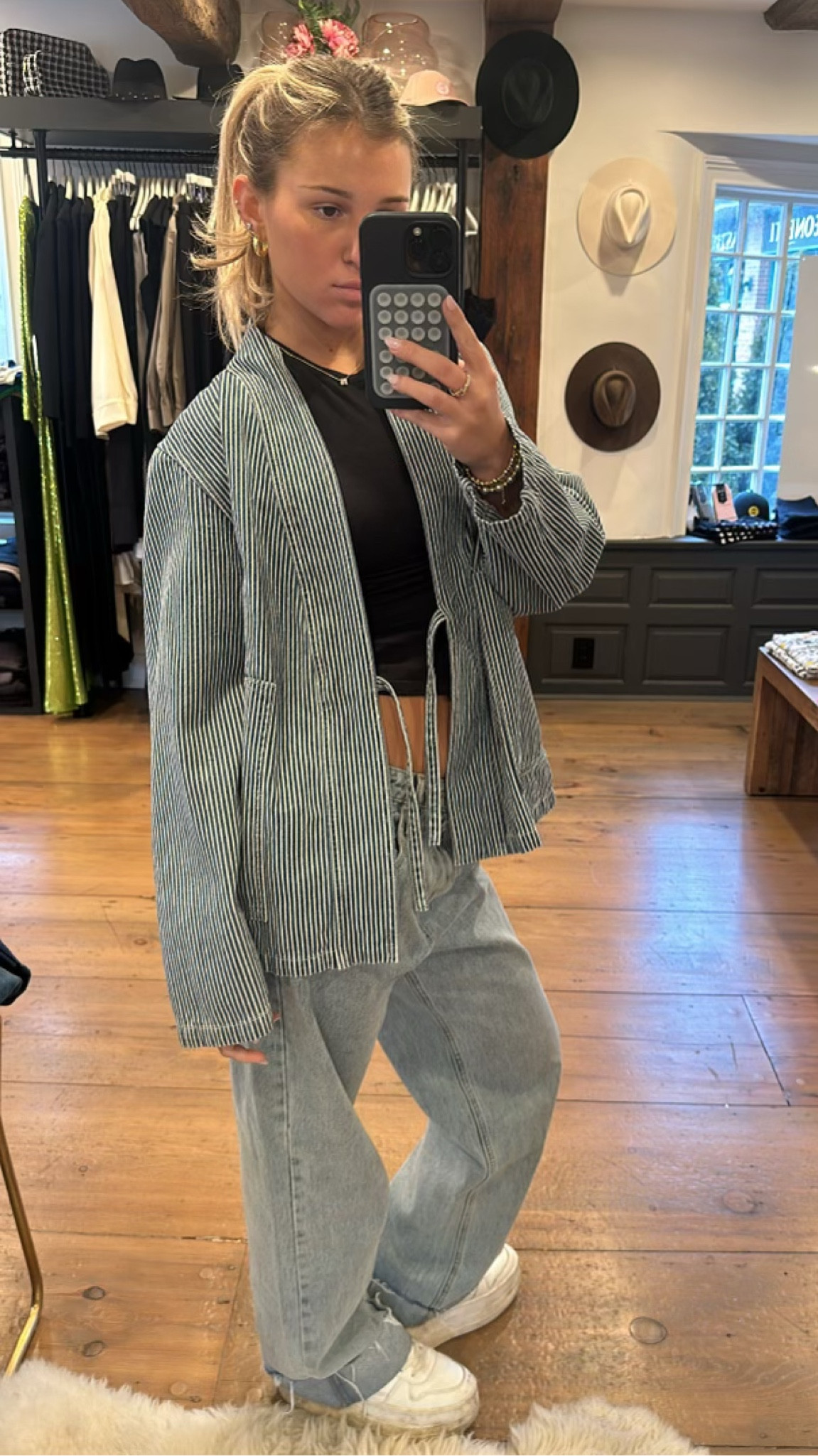 Straight leg cuff jeans 👖 size 6 for low rise baggy look

#LTKU #LTKstyletip