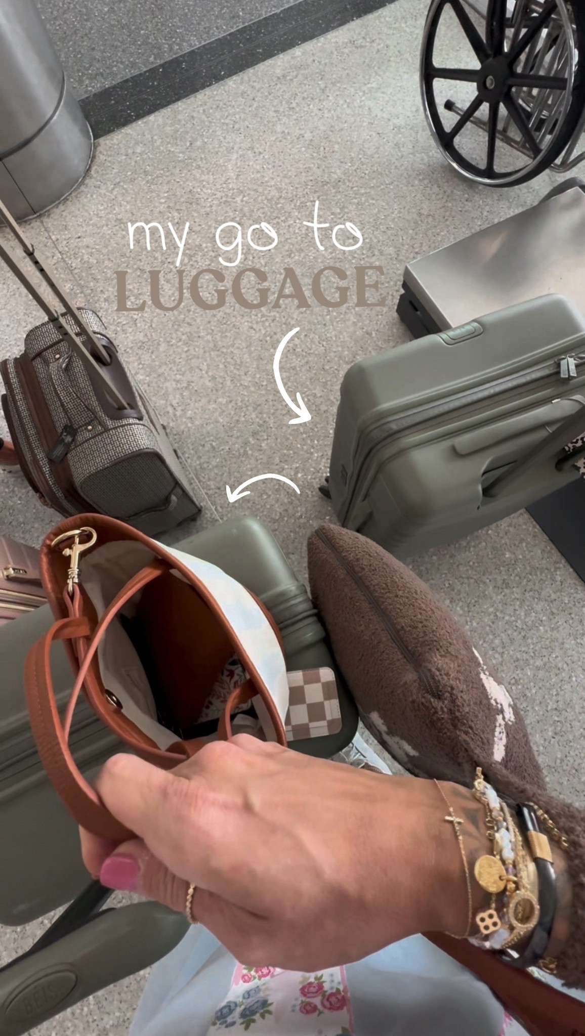 I’ve owned & loved BEIS luggage for years! They’ve held up super well for me for several years 🙌🏼🧳 I brought the large + medium roller for this trip 😌

Also linked my purse + carry on! 🤎

Travel / bags / beis luggage / Holley Gabrielle / England trip 

#LTKTravel #LTKSeasonal #LTKItBag