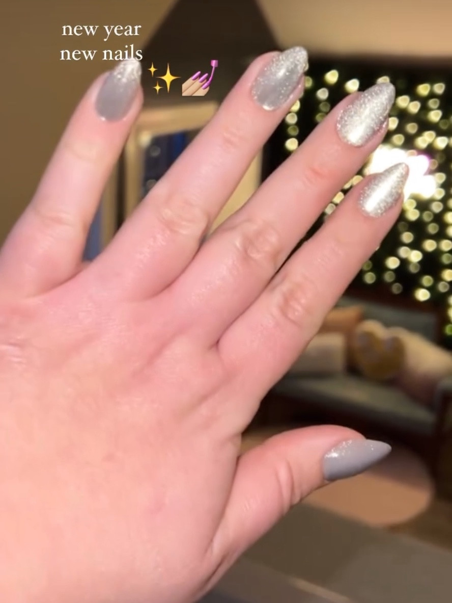 Sparkle silver nails ✨ lasts 2+ weeks 

#LTKbeauty #LTKplussize #LTKstyletip