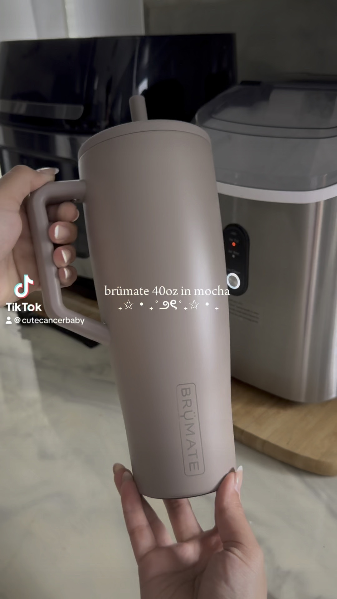 the best leakproof water bottle (esp if you work around children) ⭐️🫧

#LTKHome #LTKFallSale #LTKVideo