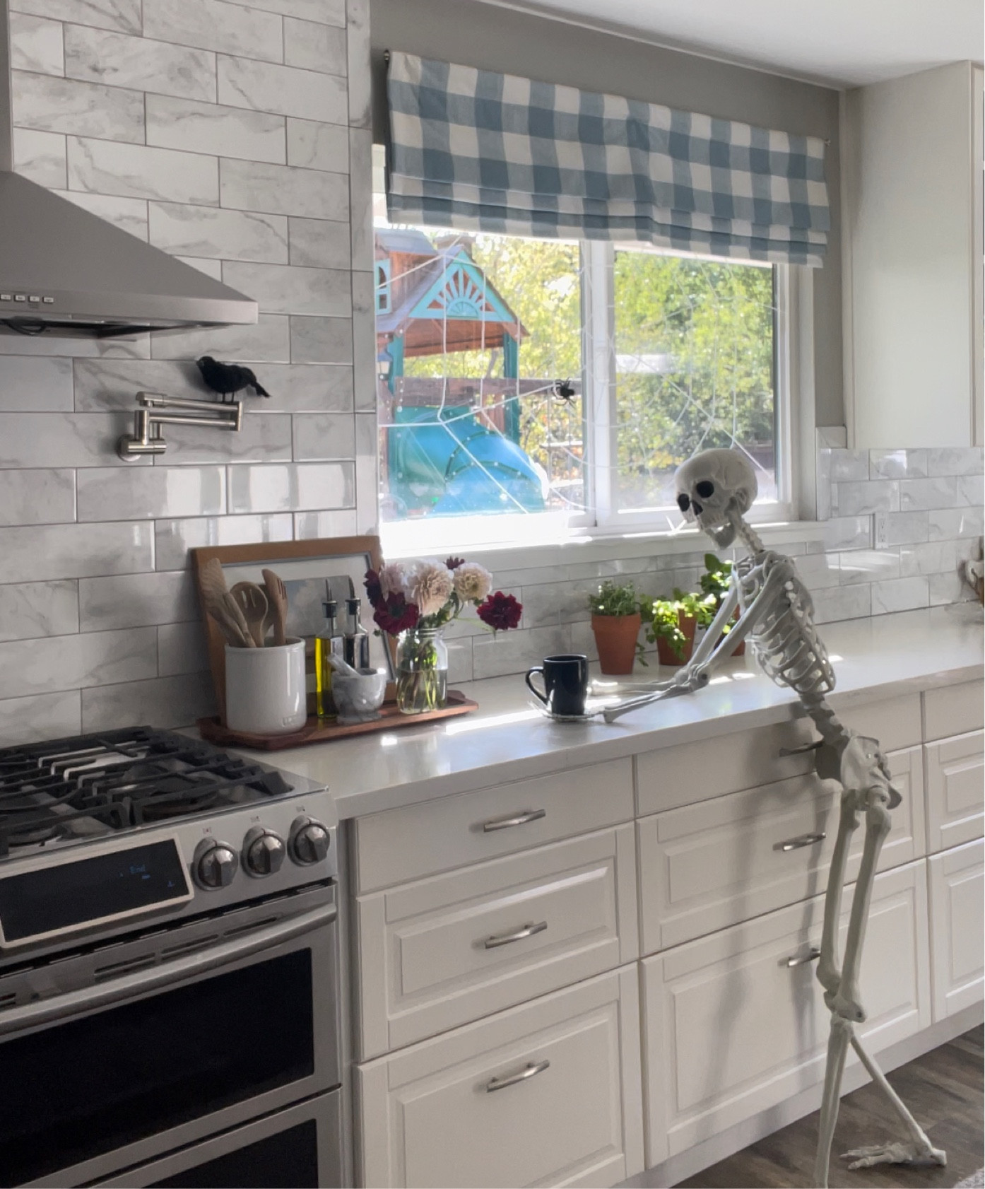 Spooky Halloween kitchen! Affordable Halloween decorations including skeleton, black crows, and spider web from Walmart 👻 



#LTKHalloween #LTKfindsunder50 #LTKHoliday