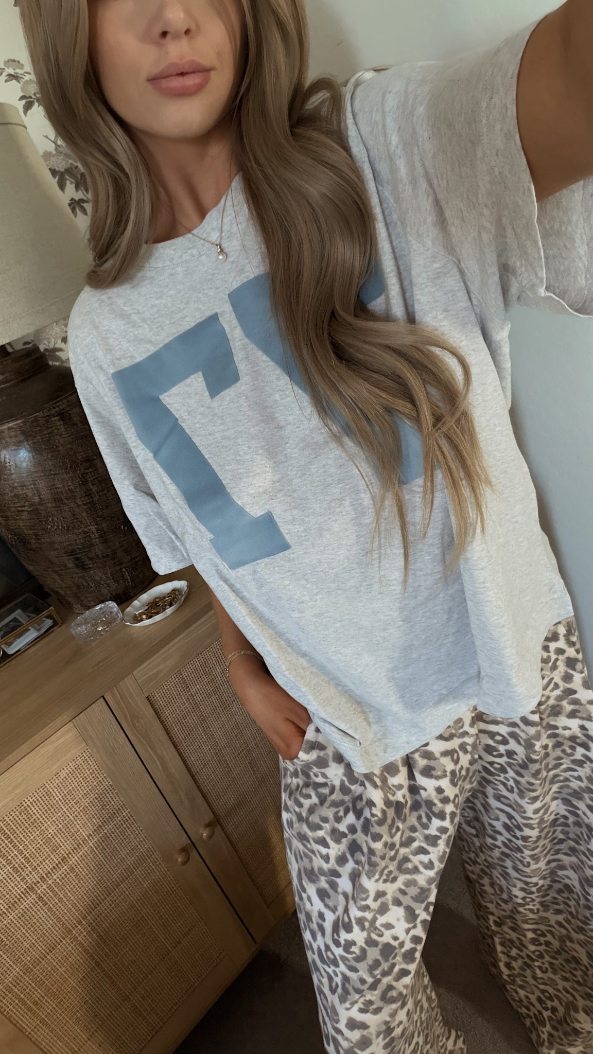 Aerie cozy fit 🩵🩵  looks like graphic t is sold out, but I linked the sweats and similar t’s!!!

Cozy ootd, ootd, aerie ootd, leopard sweatpants

#LTKootd