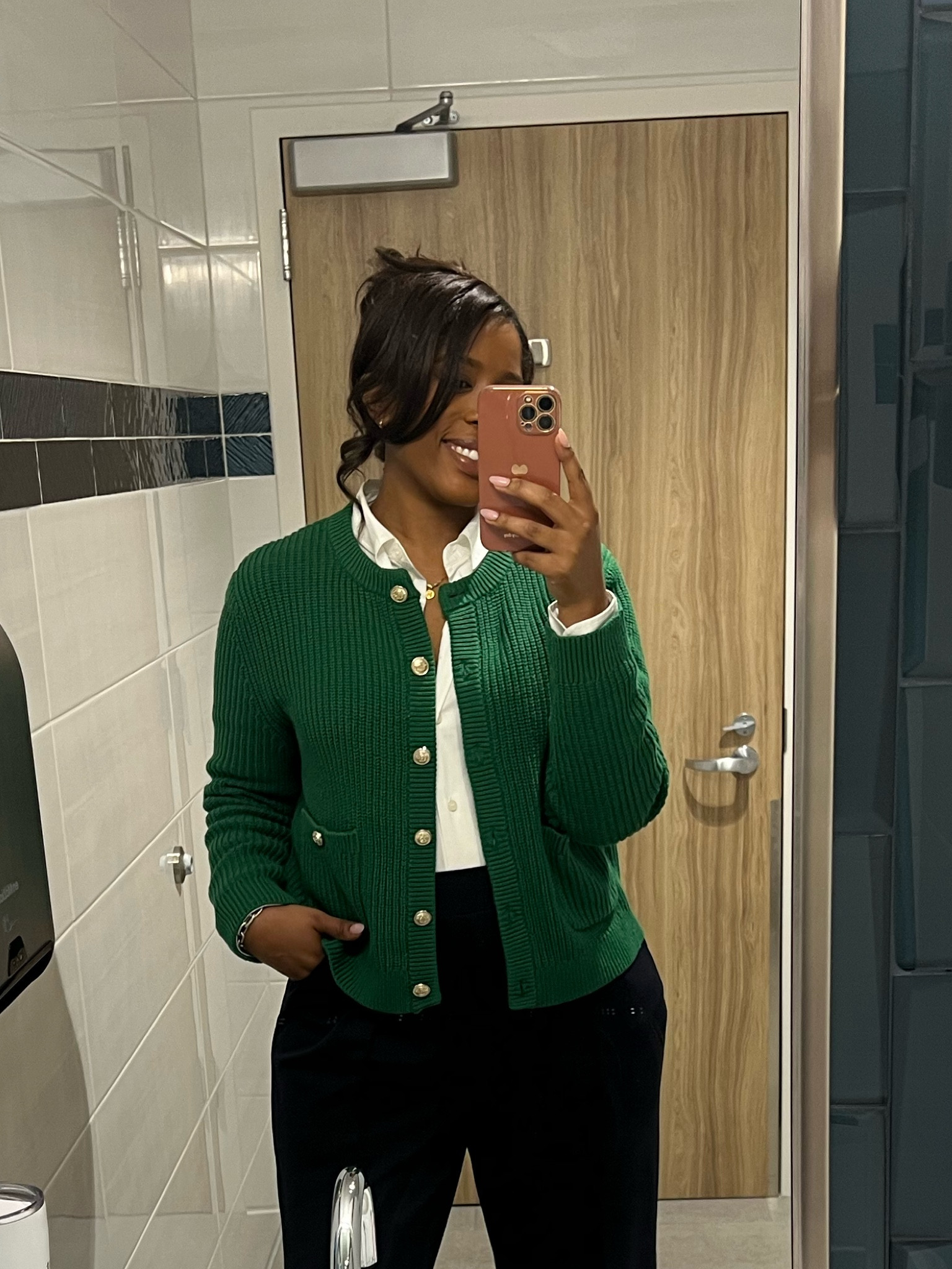 Corporate Girl 💕

#LTKWorkwear #LTKMidsize