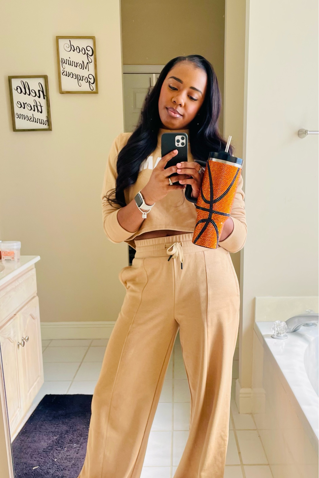 Gameday!!! but make it comfortable 🏀 #CoachesWife

#LTKhome #LTKstyletip #LTKU