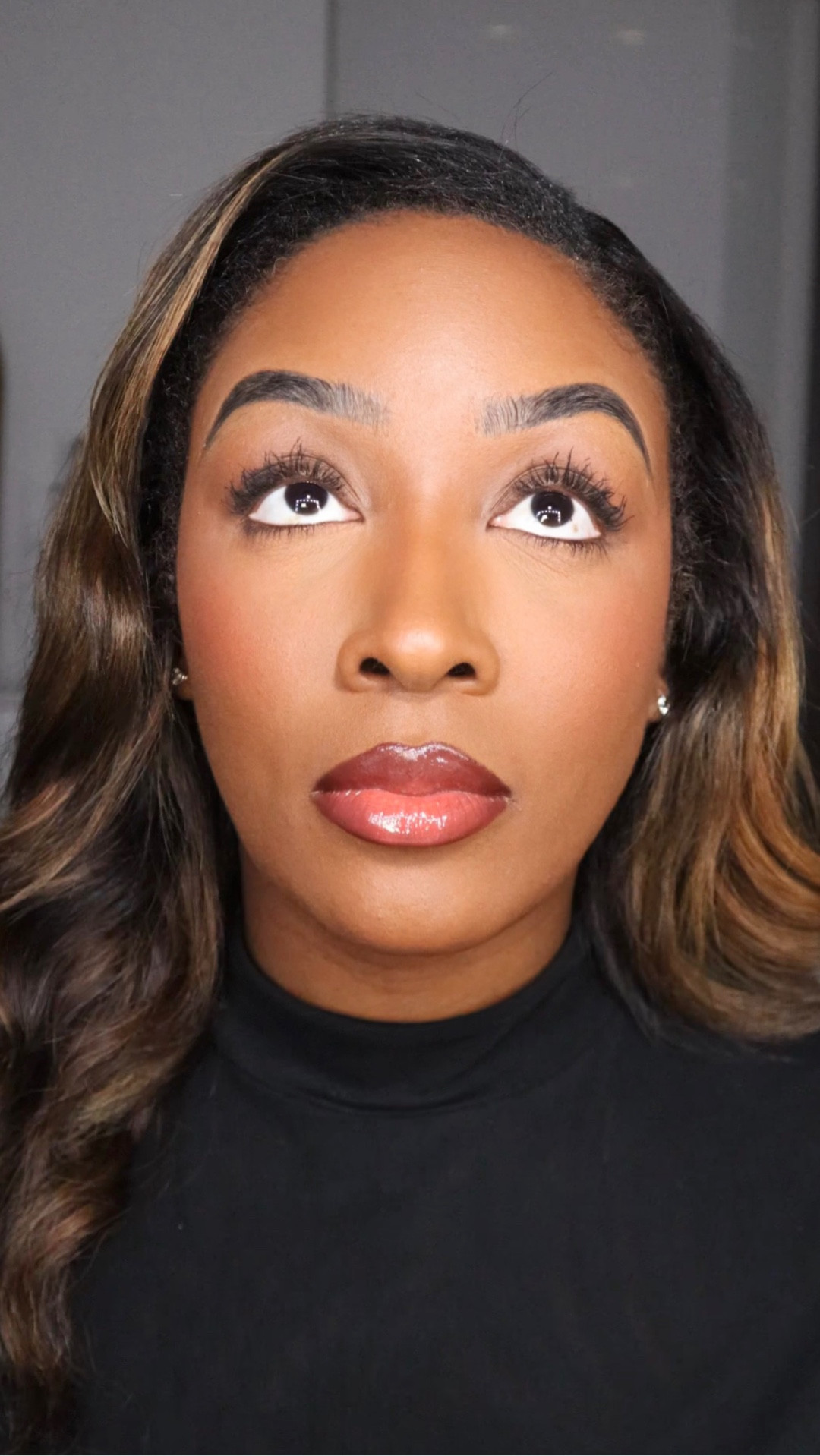 A lot of you asked for my dark circle under-eye routine, so here it is.
This is a beginner-friendly way to cover dark circles without using too much product.

Save this and come back to it when you’re doing your makeup 💄

Makeup used in video👇🏾

@elfcosmetics Soft Glam Brightening Corrector Dark Pink & Soft Glam Satin Concealer Shade 42 Tan Neutral 

#darkcircles 
#beginnermakeup 
#makeupforbeginners 
#blackgirlmakeup 
#makeuptutorial