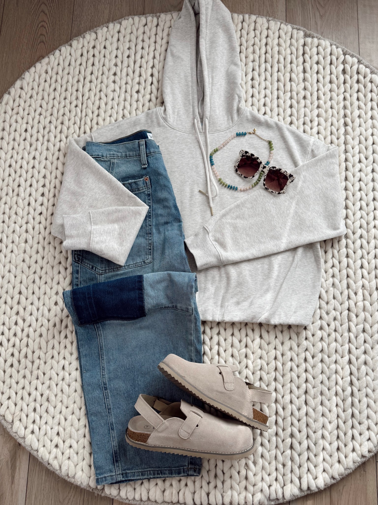 Bubble Hem sweatshirt & barrel jeans are on trend this spring. Walmart has the best ones for an affordable price 

#LTKdayinmylife #LTKootd #LTKgrwm