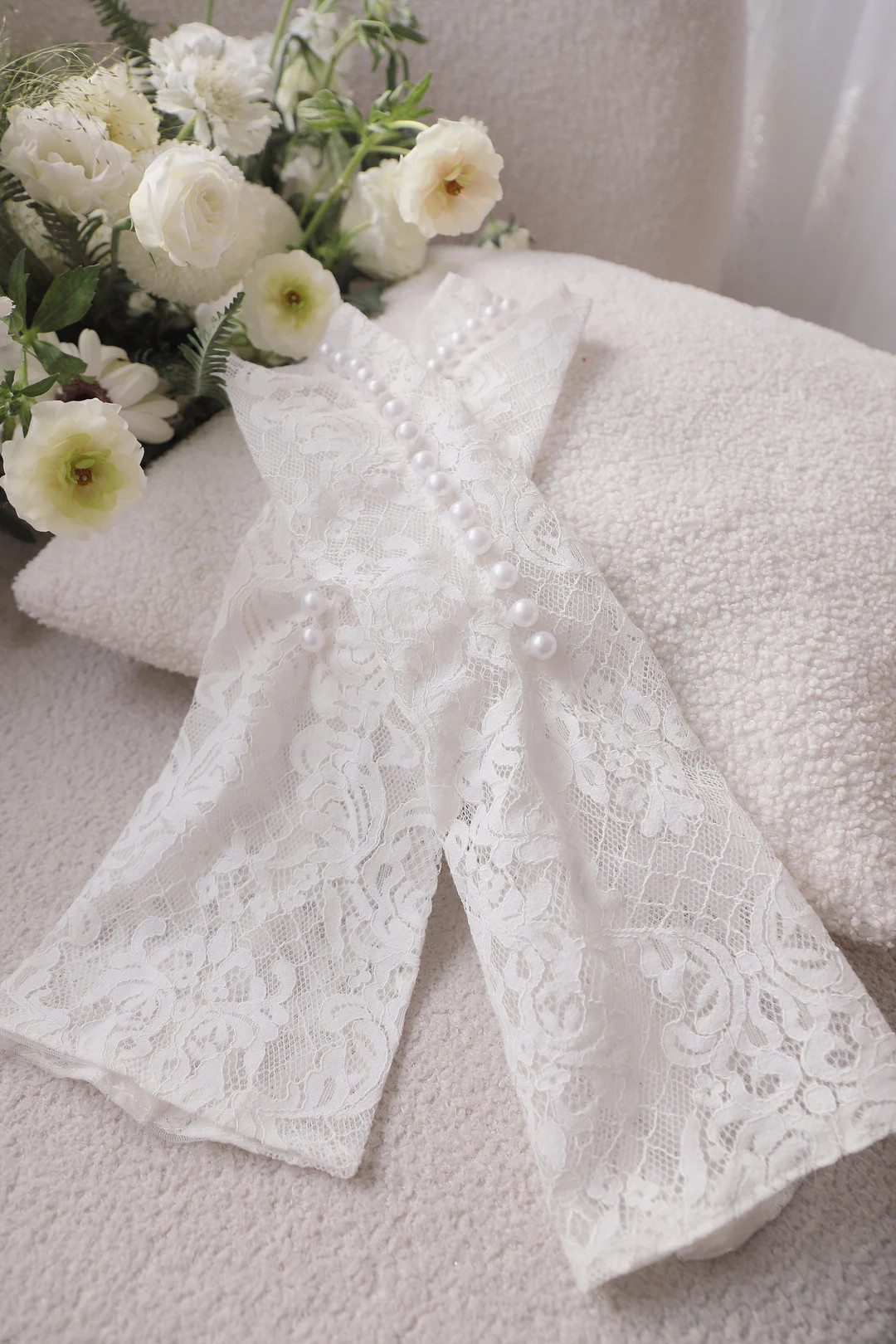 Ivory Lace Bridal Gloves, Lace Wedding Gloves for Bride, Ivory Gloves With Pearls Bridal Gloves -... | Etsy (US)