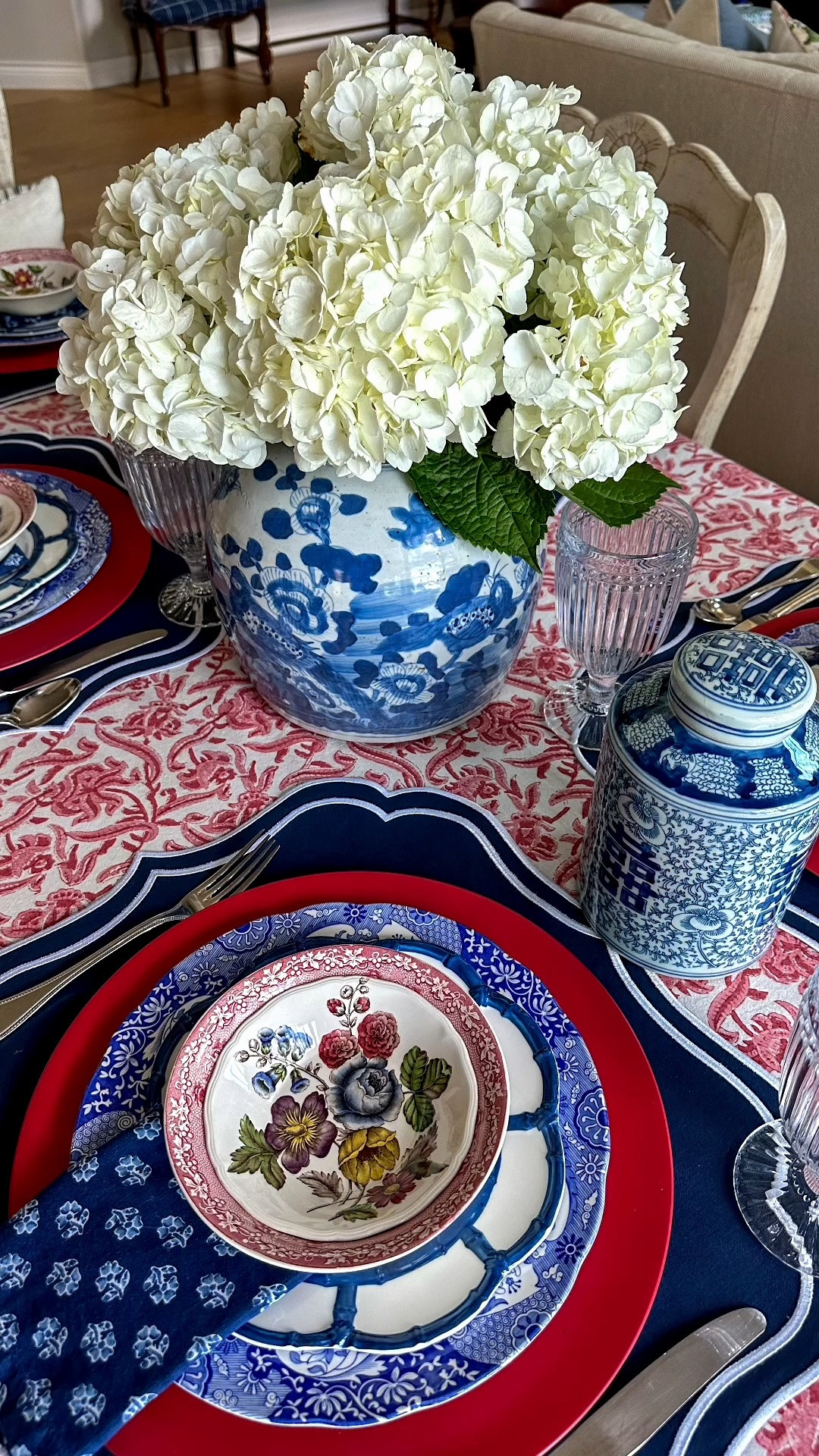 Happy Labor Day, friends! Here’s a fun, red, white and blue patriotic table that I thought I’d share♥️

I loved layering Spode Blue Italian with vintage pieces and pretty Amazon linens!

I hope you are enjoying this day off from work wherever you are!♥️