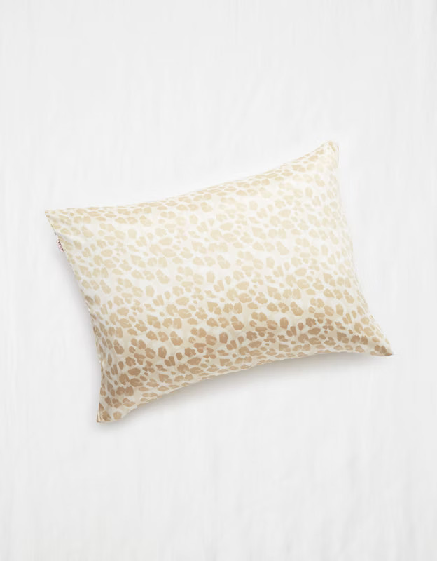 KITSCH Satin Pillowcase | American Eagle Outfitters (US & CA)