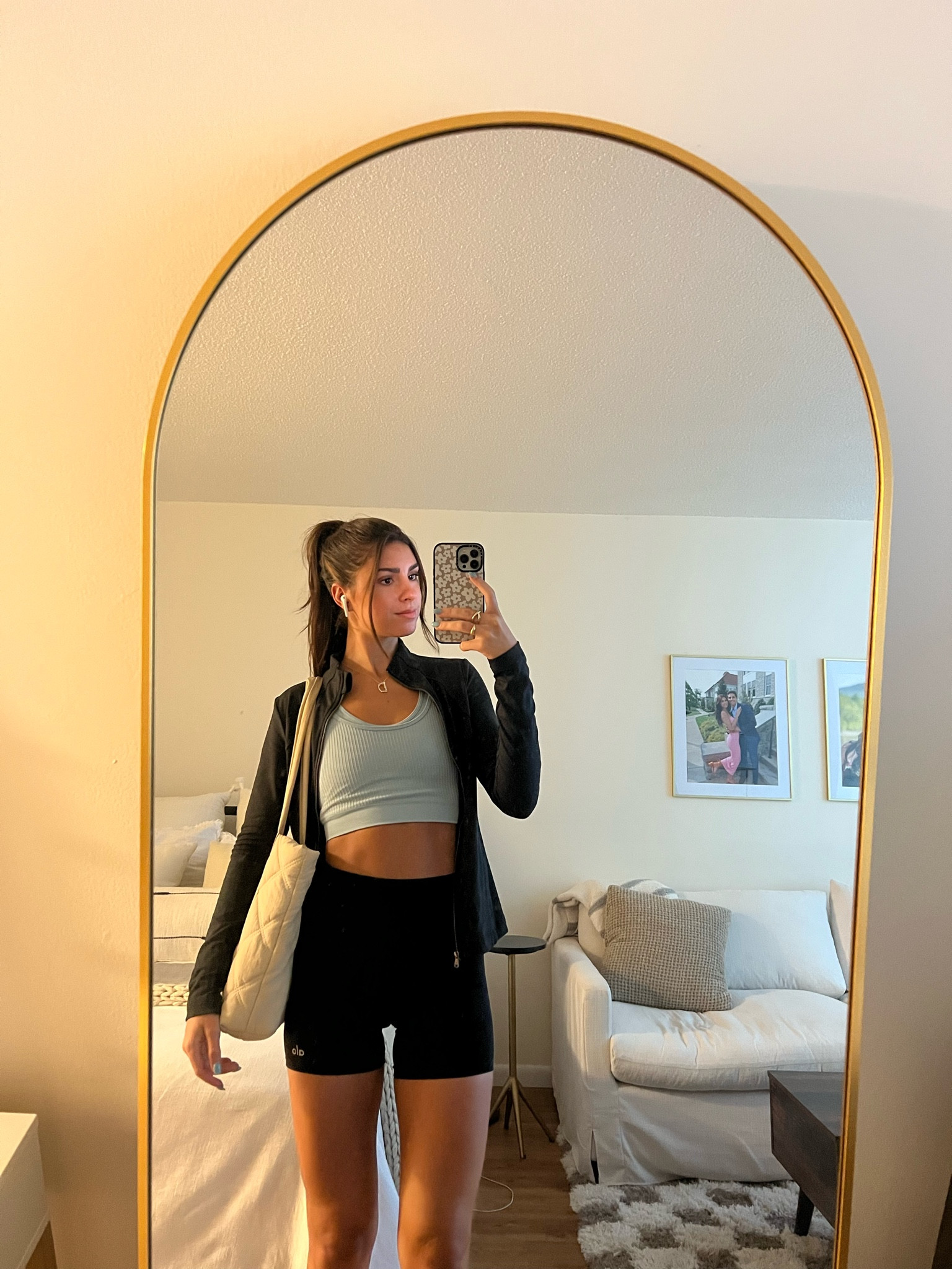 Rainy workout fit🧢🤍🎧