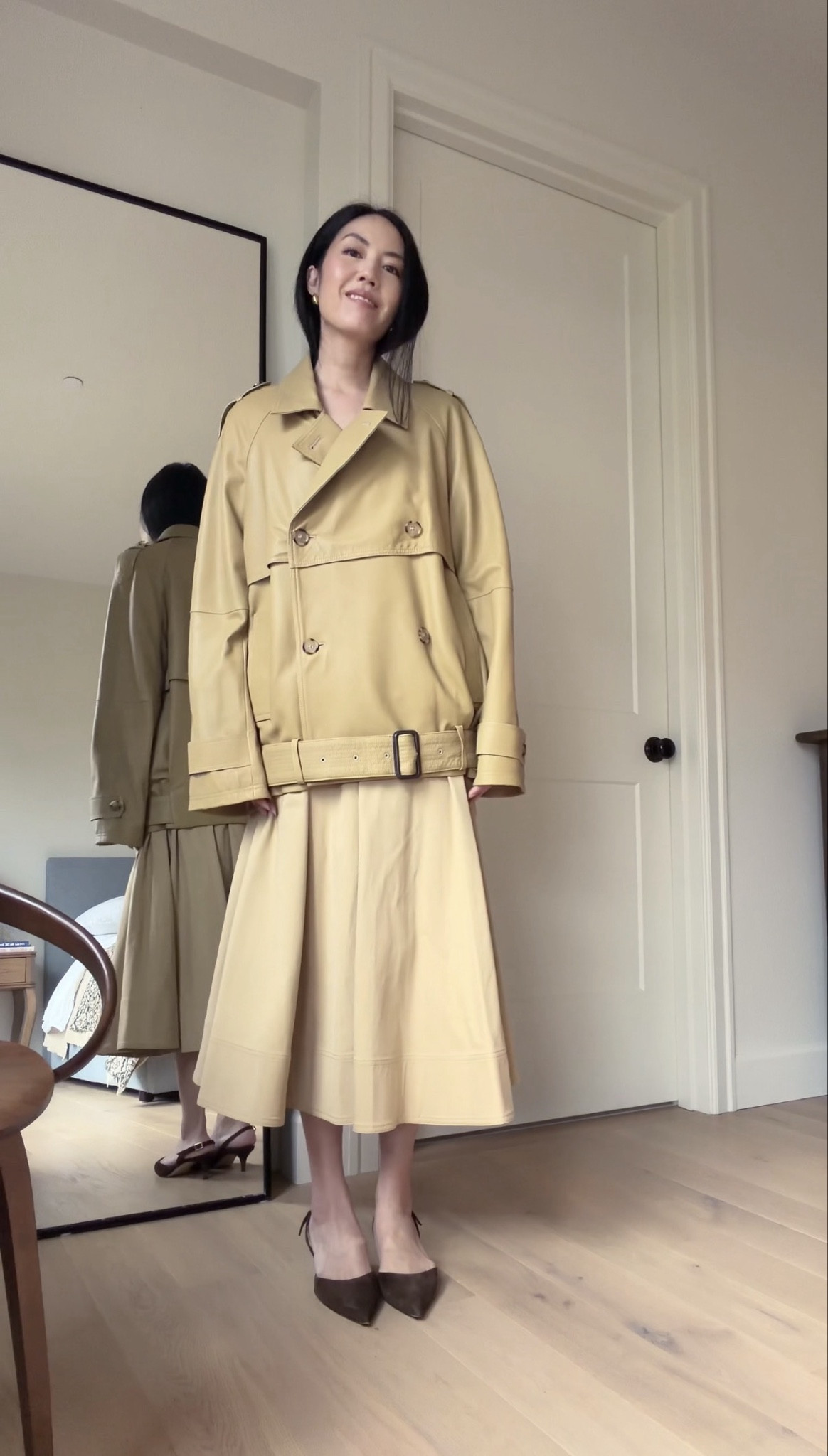 Exact styles linked here:
Cropped trench coat
Midi skirt
Heels

#classicstyle
#winteroutfit
#elegantstyle
#outfitinspiration
#GNOoutfit

#LTKWorkwear #LTKSaleAlert #LTKootd