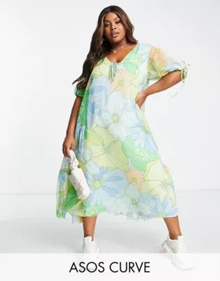 ASOS DESIGN Curve 70s trapeze floral print maxi dress in green | ASOS (Global)