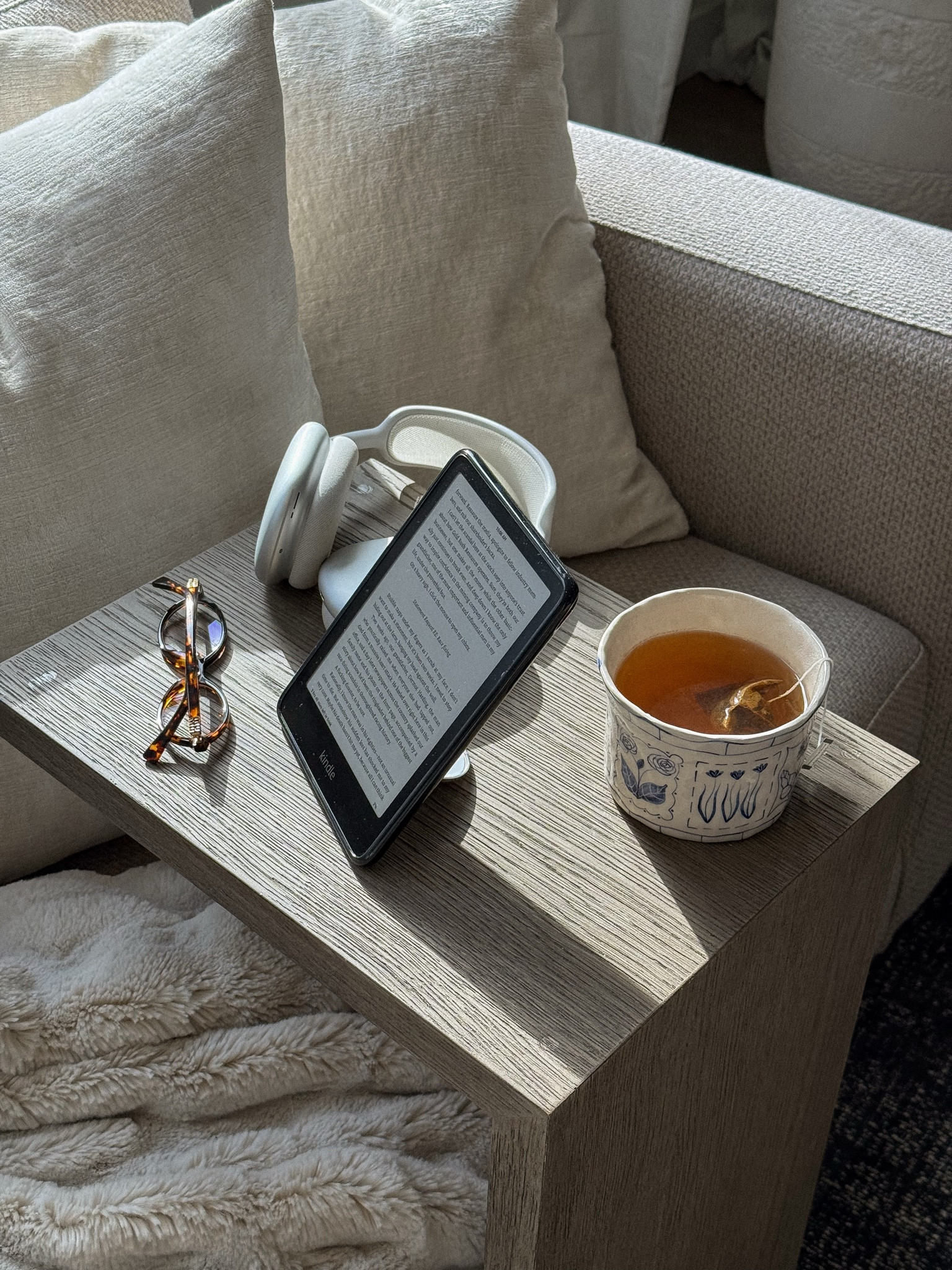 little morning reset ☕️ tea, a few pages, and soaking in the quiet

reading aesthetic, kindle reading, cozy reading nook, tea time aesthetic, slow living lifestyle, cozy home vibes, afternoon routine, calm home aesthetic, neutral home decor, everyday rituals, unwind routine, soft living, book lover lifestyle, relaxing routine

#LTKHome #LTKdayinmylife #LTKmorningroutine