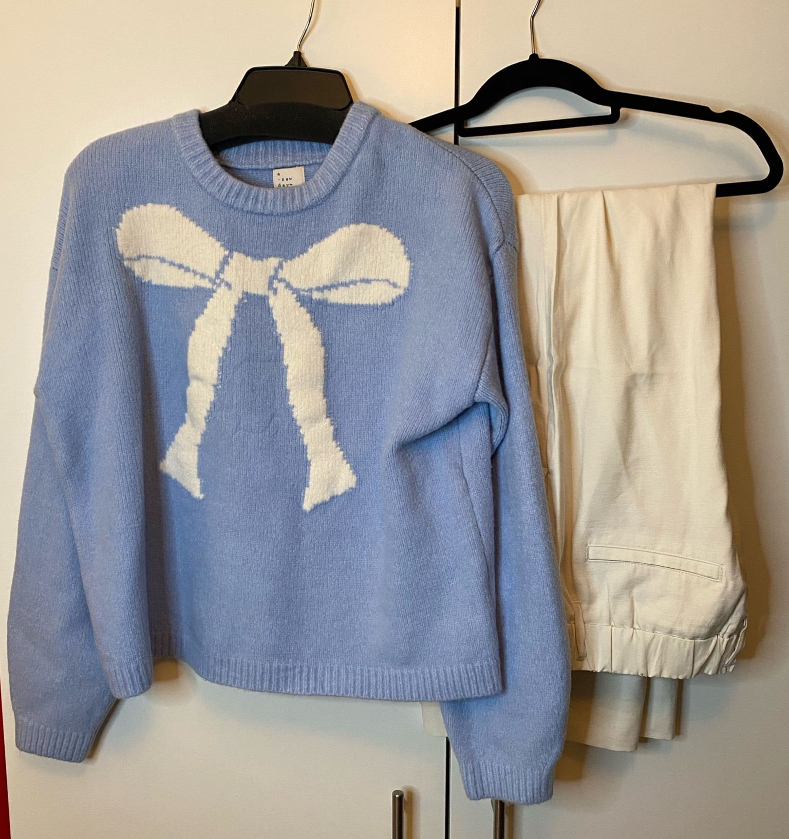 Work outfit, work style, target style, target outfit, holiday style, fall, winter, bow sweater, dress pants, slacks, cream pants, holiday outfit, 
crewneck sweater, crewneck pullover, 
pullover sweater

#LTKFindsUnder50 #LTKHoliday #LTKSeasonal