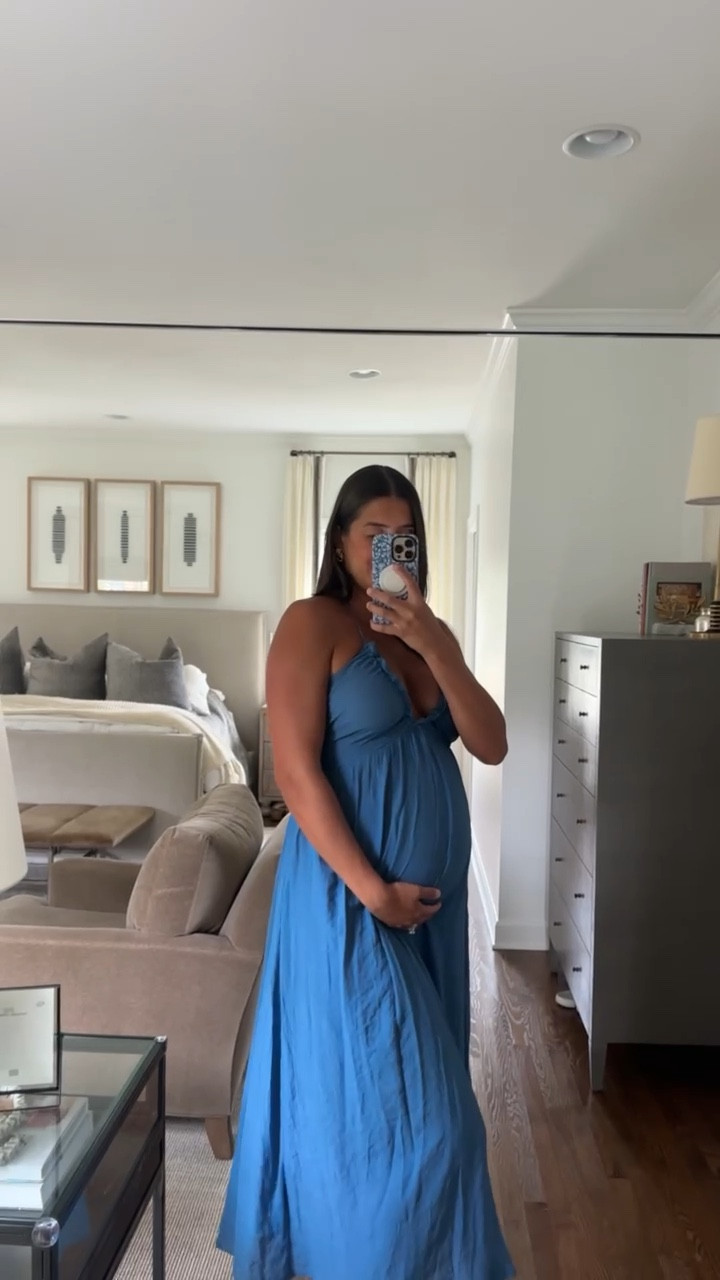 A familiar favorite!✨🫶 such a pretty blue maxi dress for expecting moms! 

Fit tips: tts, M to accommodate bump!

maxi dress, bump friendly fashion, bump friendly finds, Amazon maxi dress, Amazon fashion, affordable fashion, Grace White, A Southern Drawl

#LTKBump #LTKFindsUnder100 #LTKStyleTip