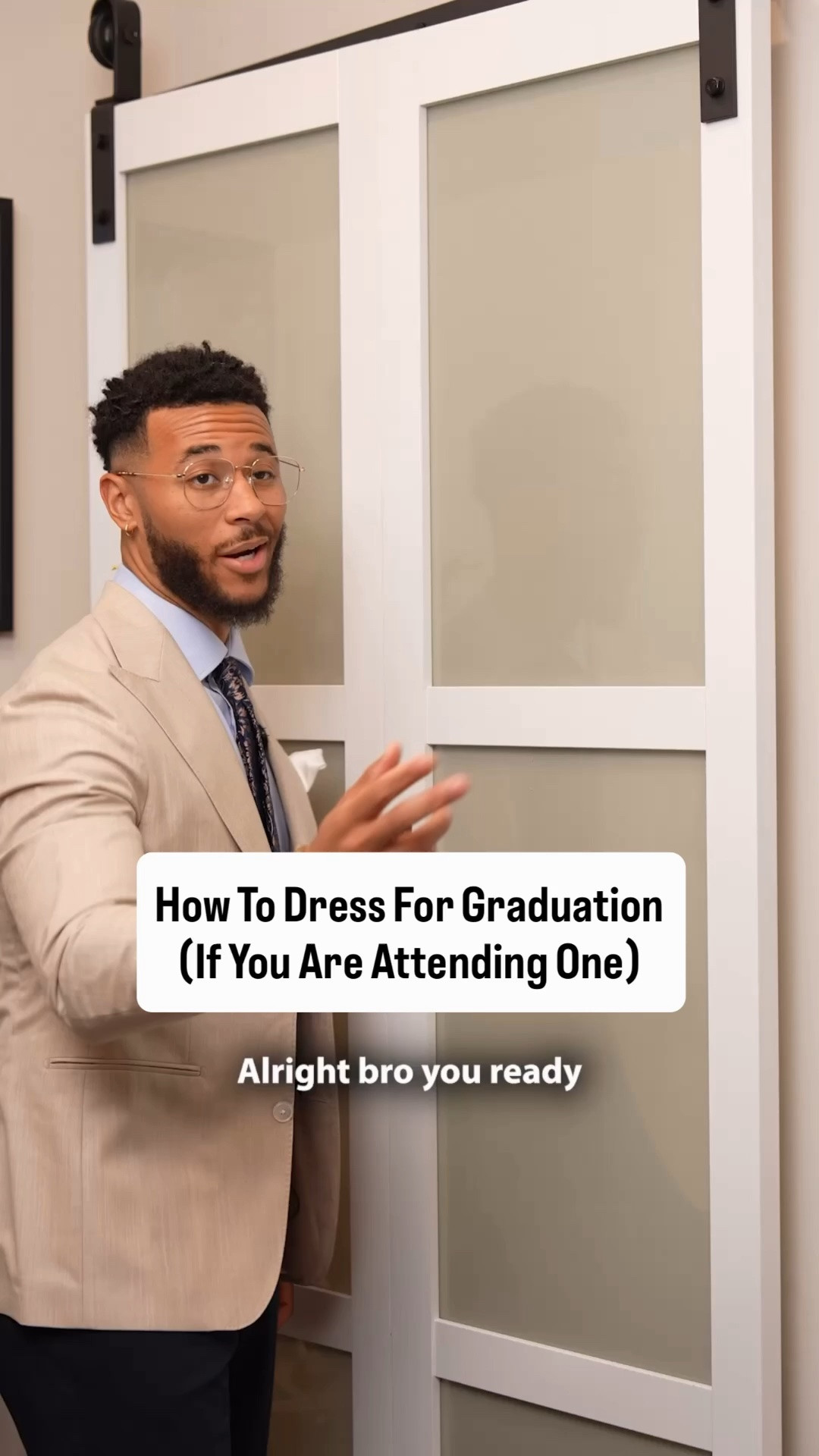 How to dress for graduation?