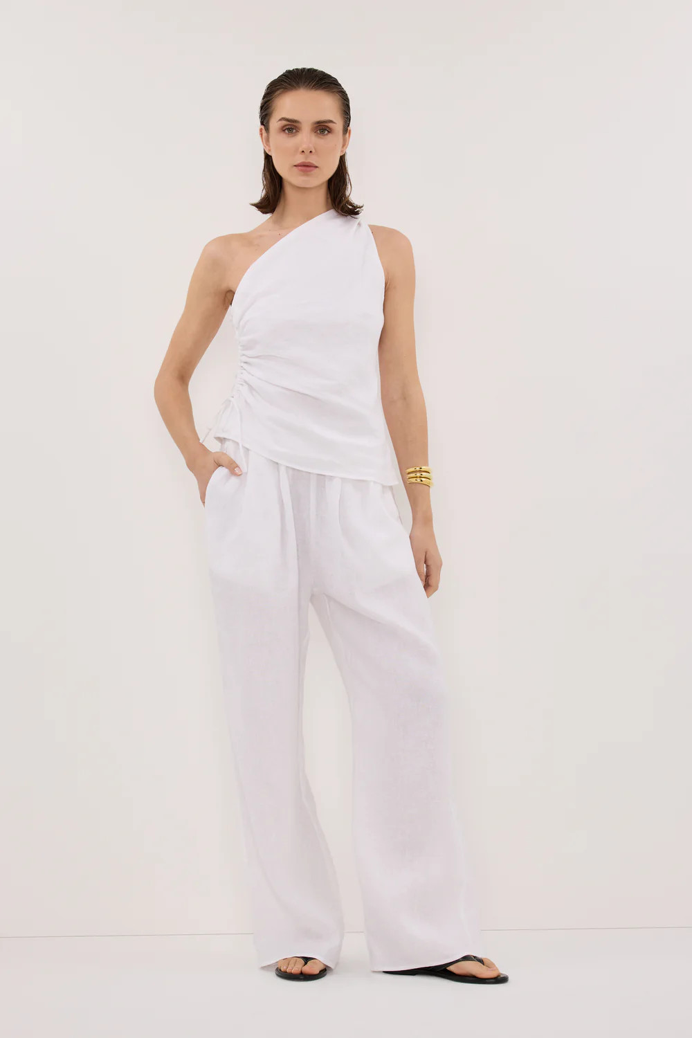 FINNY WHITE SLEEVELESS LINEN TOP | DISSH