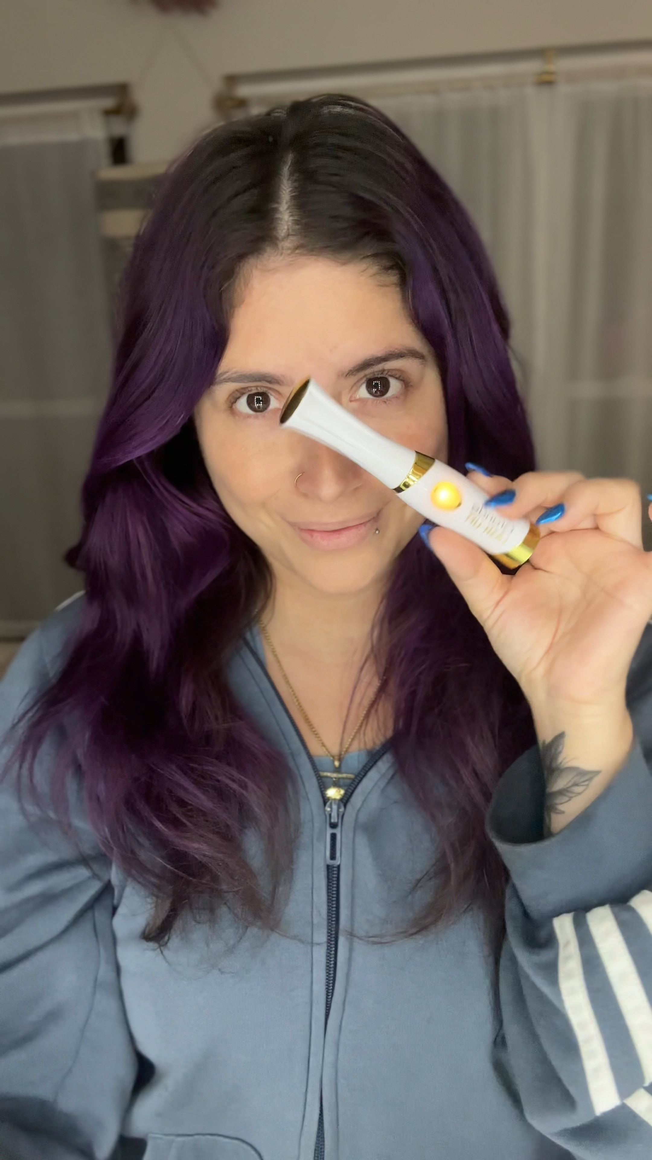 New year, new way to curl your lashes
+ If you're
tired of the regular pinching lash curler and one of your beauty goais for 2025 is to achieve long lifted lashes the Grande CURLER helps you elevate your beauty game
#lashcurler #lashhack #lashroutine #wimperncurler #heatedlashcurler #grandelash