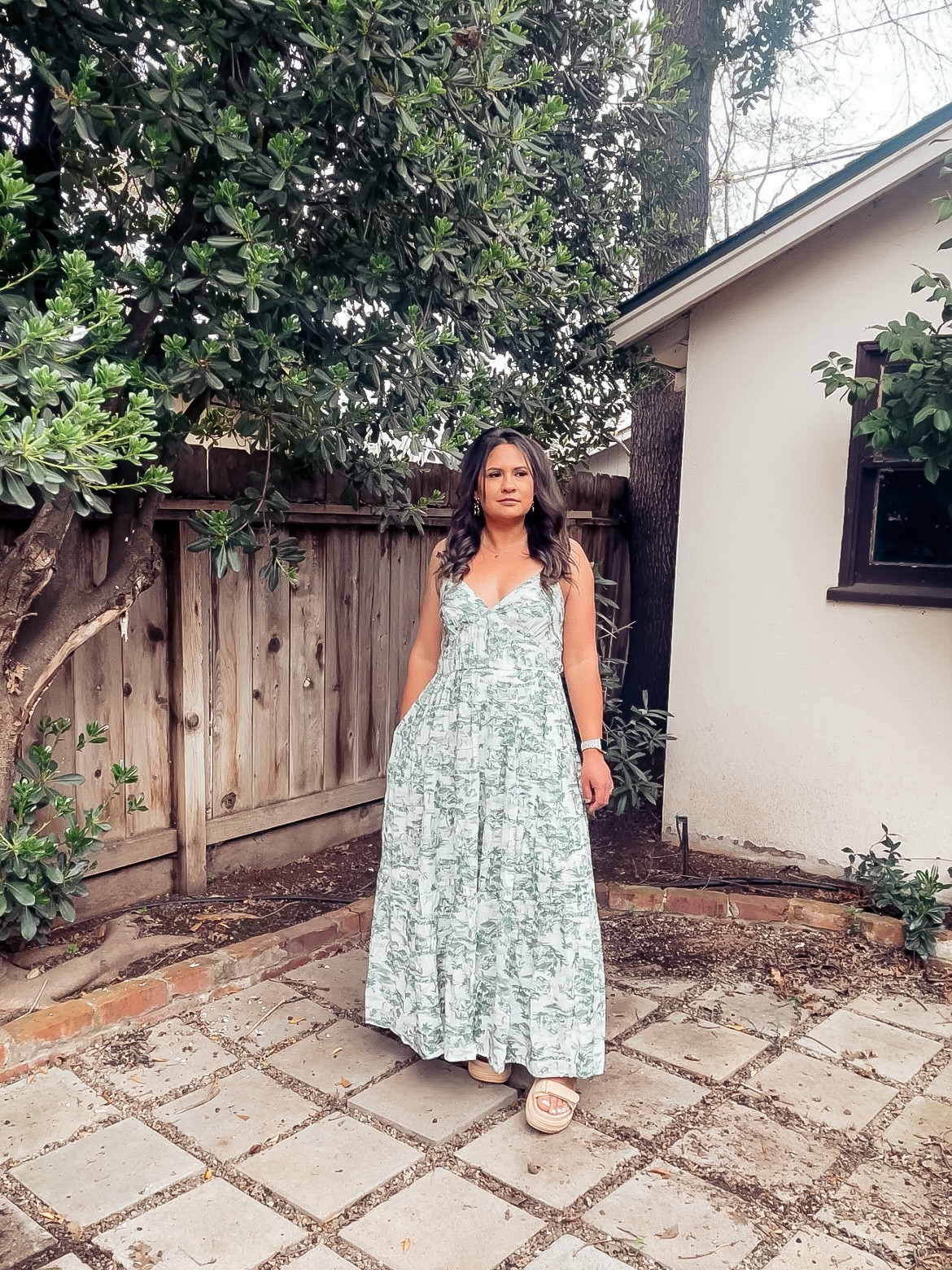 { it has pockets! ❥ 

• Abercrombie Flowy Tiered Maxi Dress in Green Pattern - L 
• Steve Madden Bigmona Raffia Slingback Platform Sandal in Bone Raffia - 9.5 

Vacation Dress . Easter Dress . Spring Dress } 

#LTKSpringSale 

#LTKstyletip #LTKmidsize