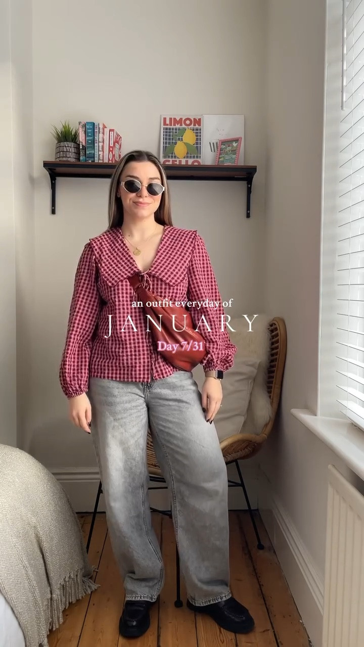 not very weather appropriate but l’d find any excuse to wear this blouse !! 🎀

Outfit linked in my LTK 🫶🏻

 #outfitinspo #outfits #fashioninspo #outfitinspiration #pinterestoutfit #ootdinspo #januaryoutfits